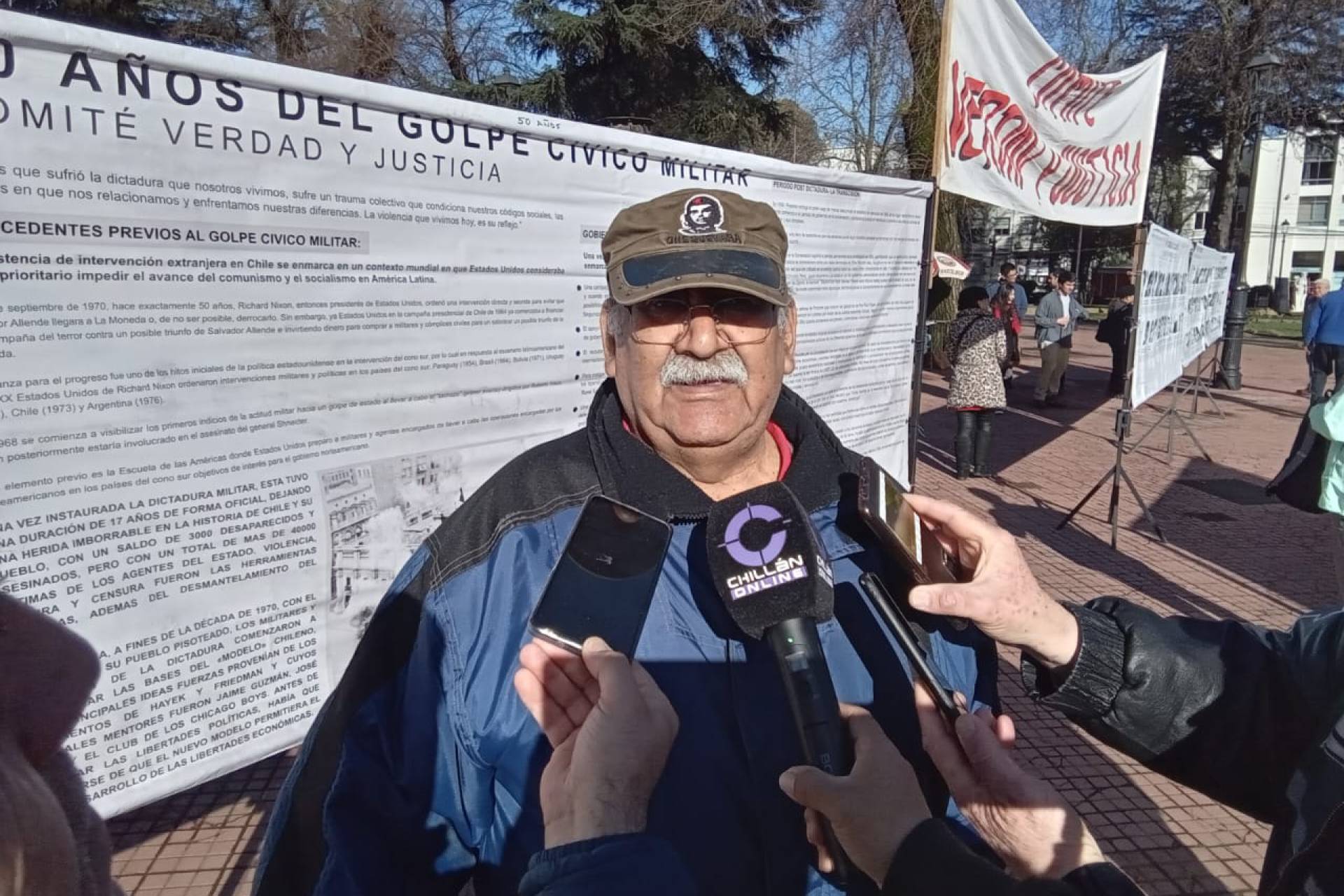 En nuevo 11 de septiembre Comité Verdad y Justicia exhibió paneles con fotografías de detenidos desaparecidos