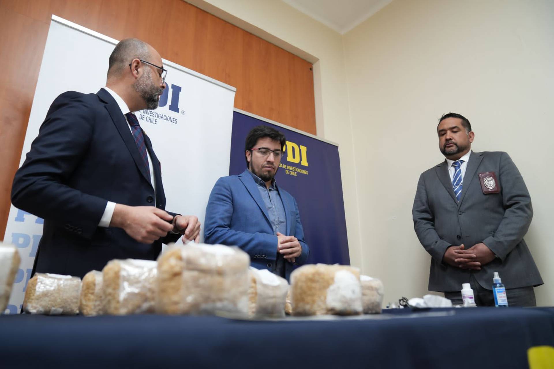 PDI incautó drogas alucinógenas en terminal de buses de Chillán y detuvo al presunto responsable de la tenencia y comercialización de estas sustancias ilícitas