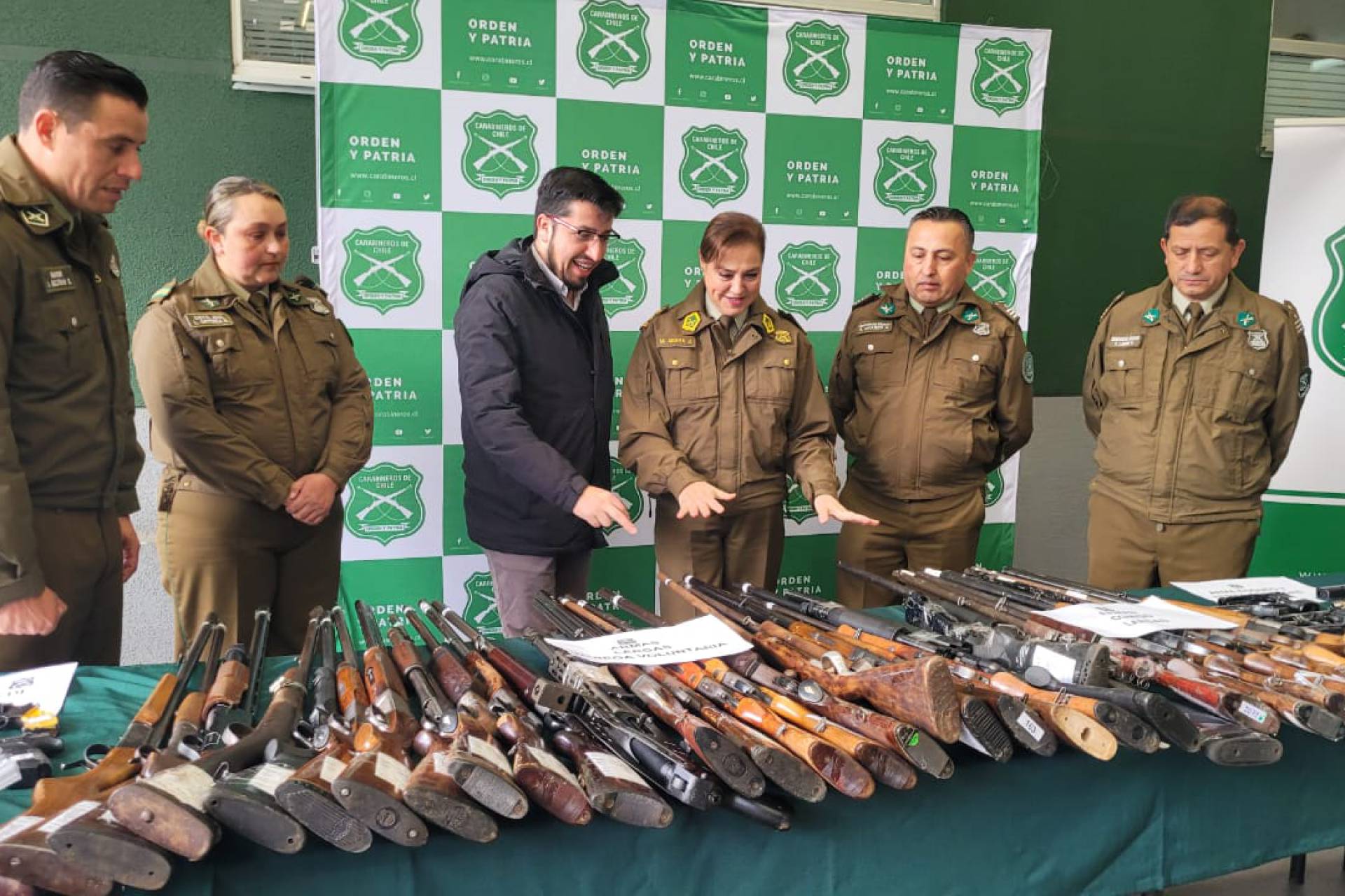 Carabineros exhibió 190 armas de fuego que han sido recuperadas durante lo que va de este año en la región
