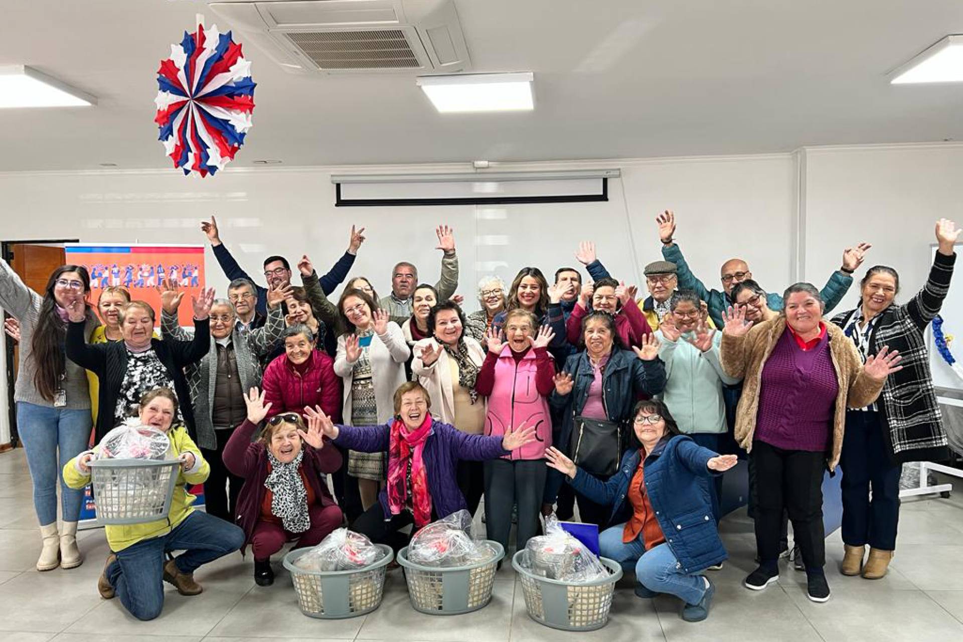 Segegob otorga fondos a personas mayores de Pemuco para impulsar la agricultura y ganadería