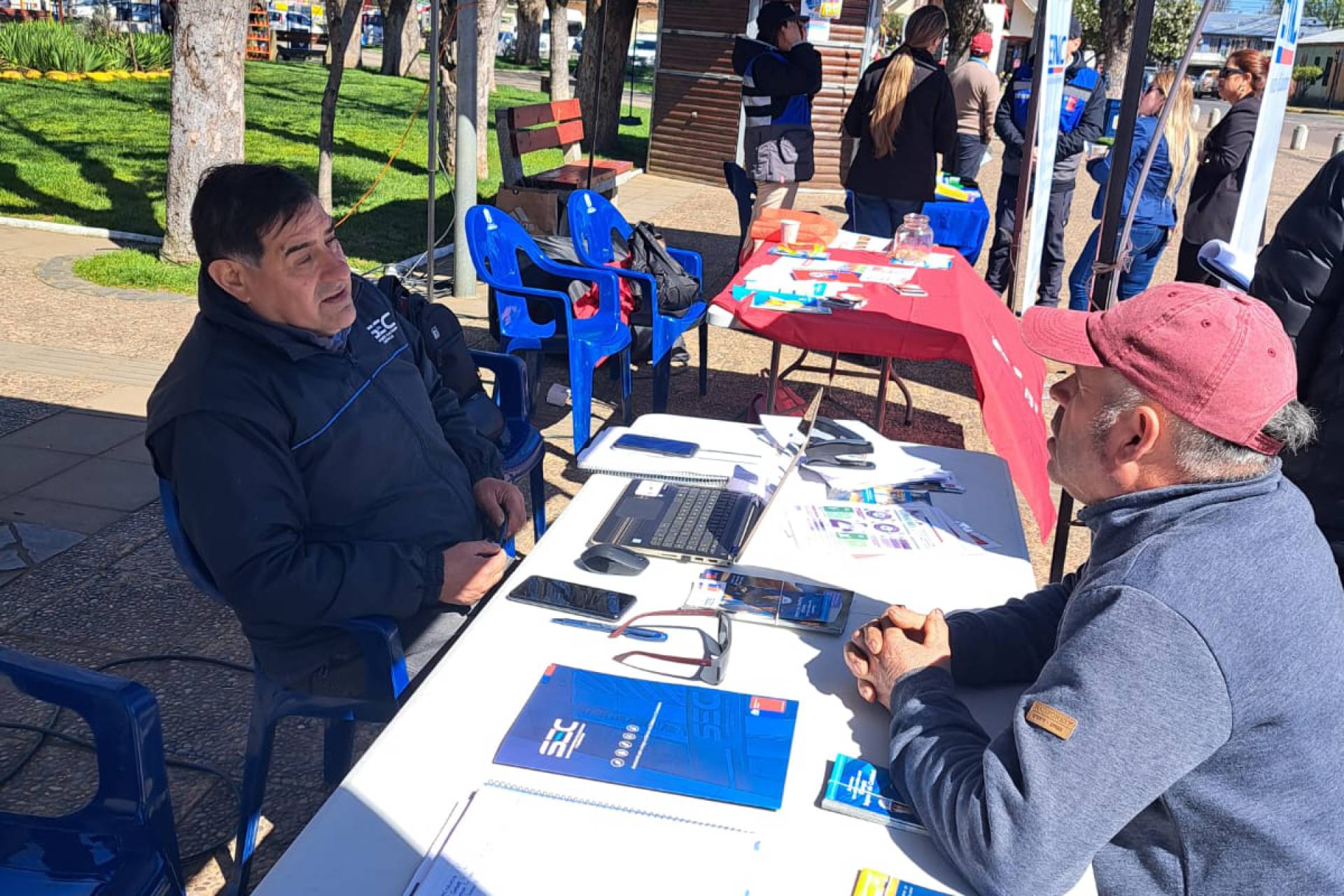 SEC Ñuble participa en Feria Ciudadana para responder inquietudes de la comunidad de Coihueco