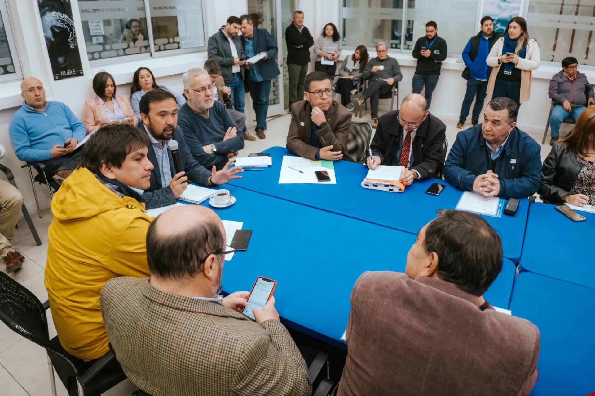 Gobernador de Ñuble presenta plan de emergencia contra incendios y destina $2.500 millones a los municipios para medidas preventivas.