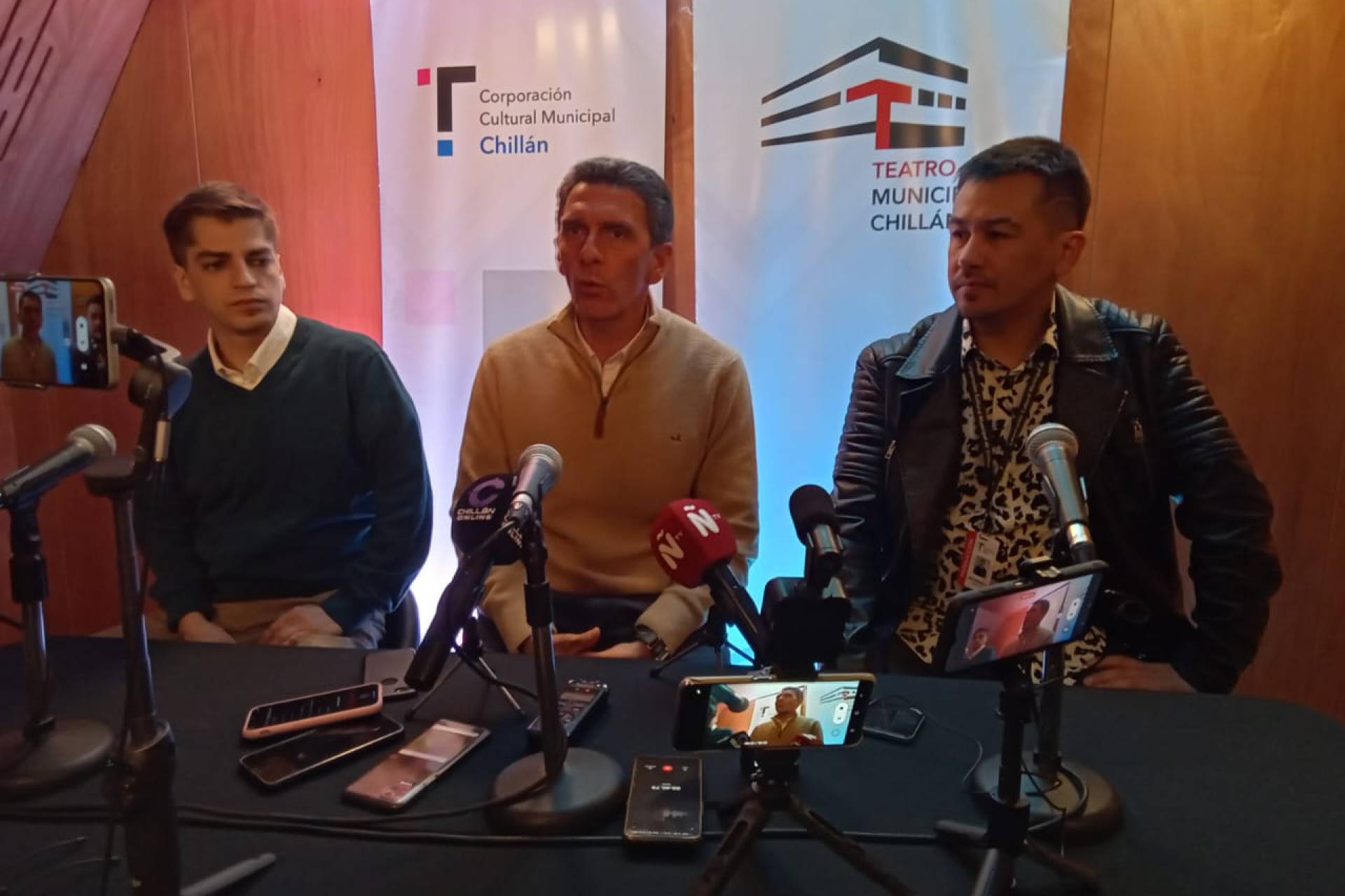 Esta mañana fue exhibido estudio de grabación que fue habilitado en una de las salas del Teatro Municipal