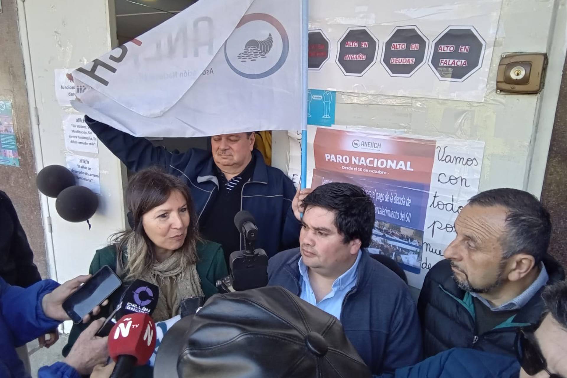 En paro indefinido de actividades se encuentran en este momento los funcionarios del Servicio de Impuestos Internos