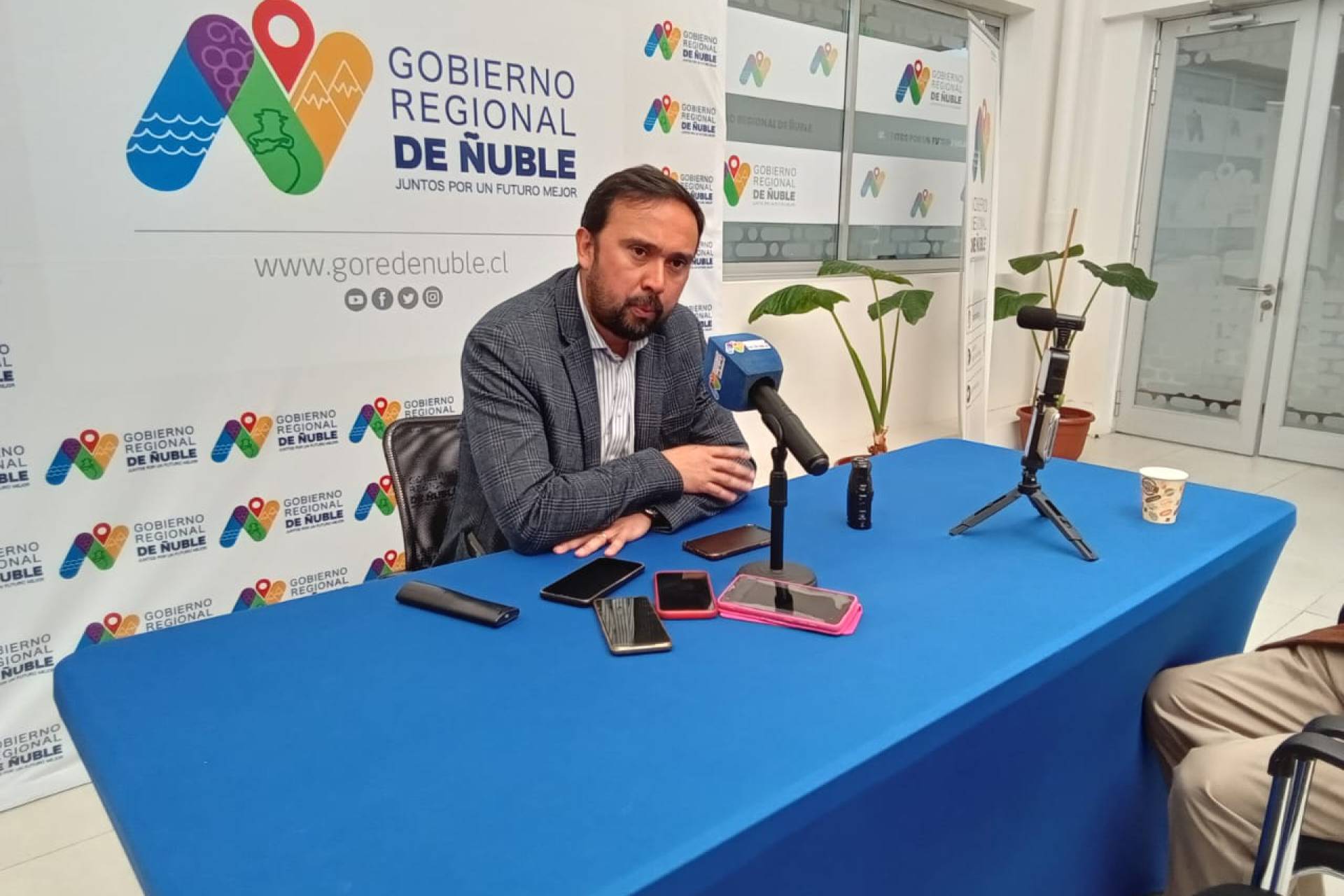 Gobernador Oscar Crisóstomo profundizó esta mañana en detalles de la reunión sostenida con la ministra del Interior junto a alcaldes de la región