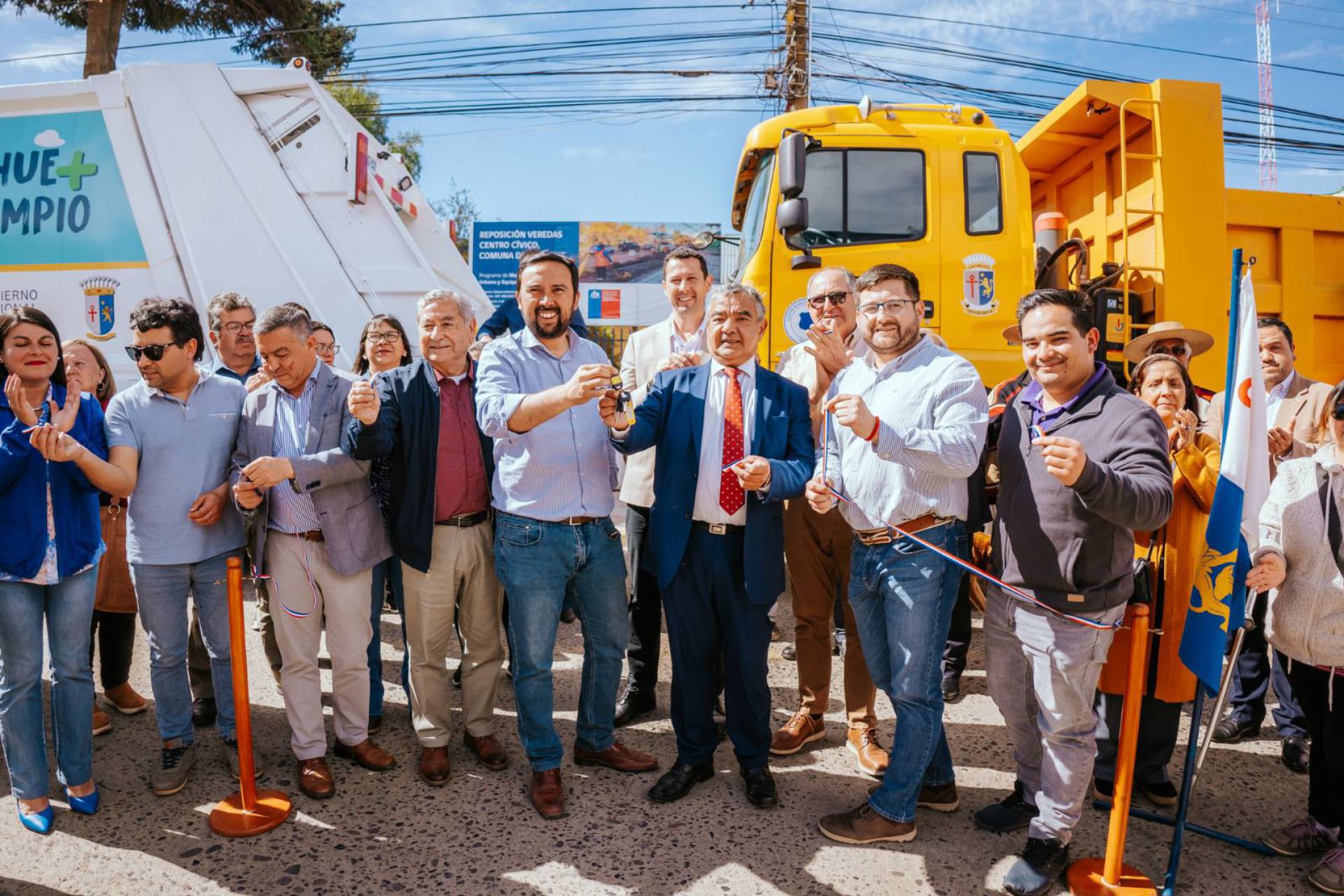 Entregan en Quirihue camión recolector de residuos domiciliarios e inauguran dos semáforos