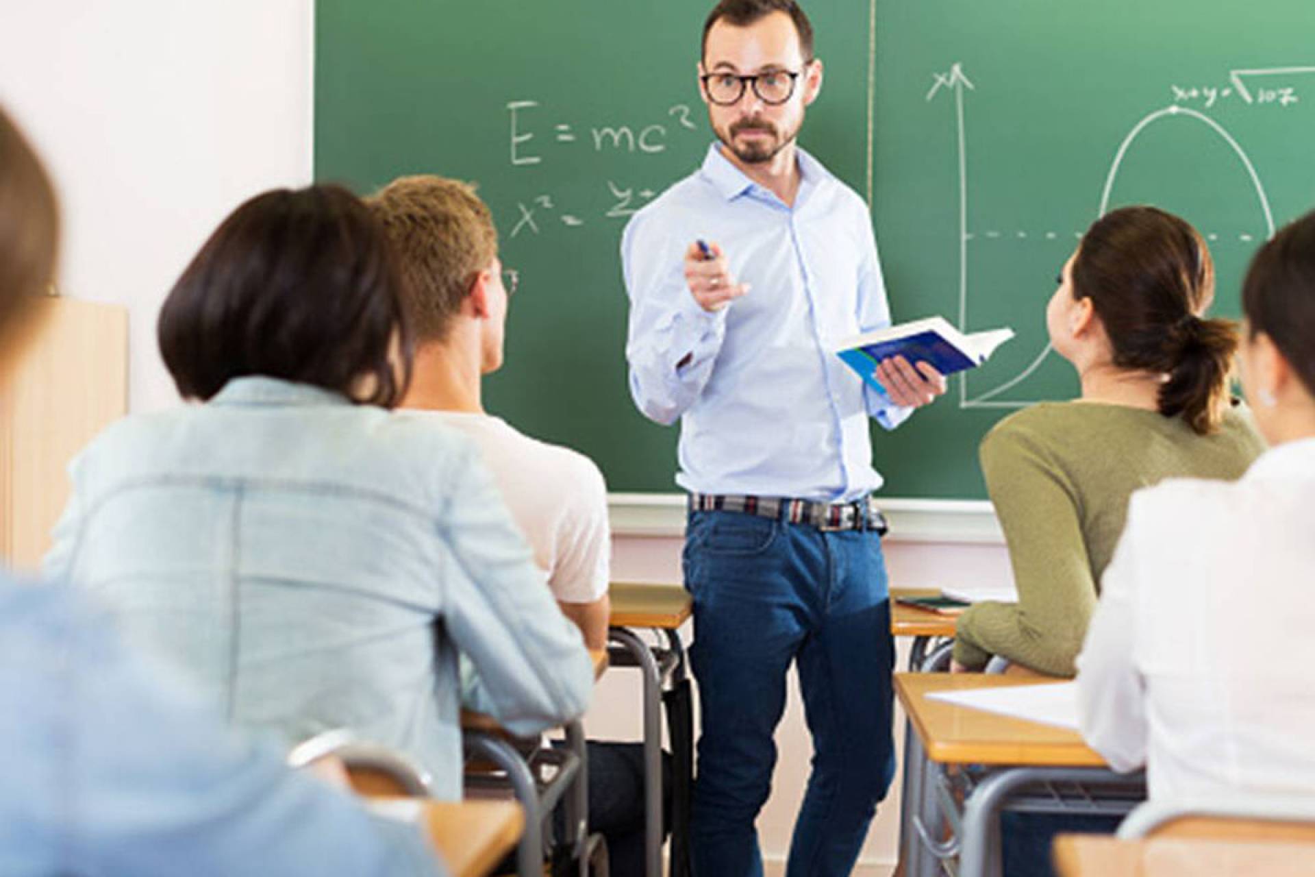 Hasta 30 mil pesos por hora puede ganar un profesor haciendo clases particulares de manera online