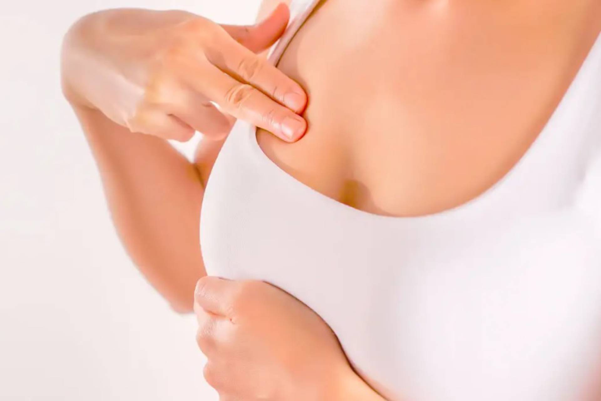 Mes del cáncer de mama: Más de 5.400 casos nuevos se detectan al año en  Chile
