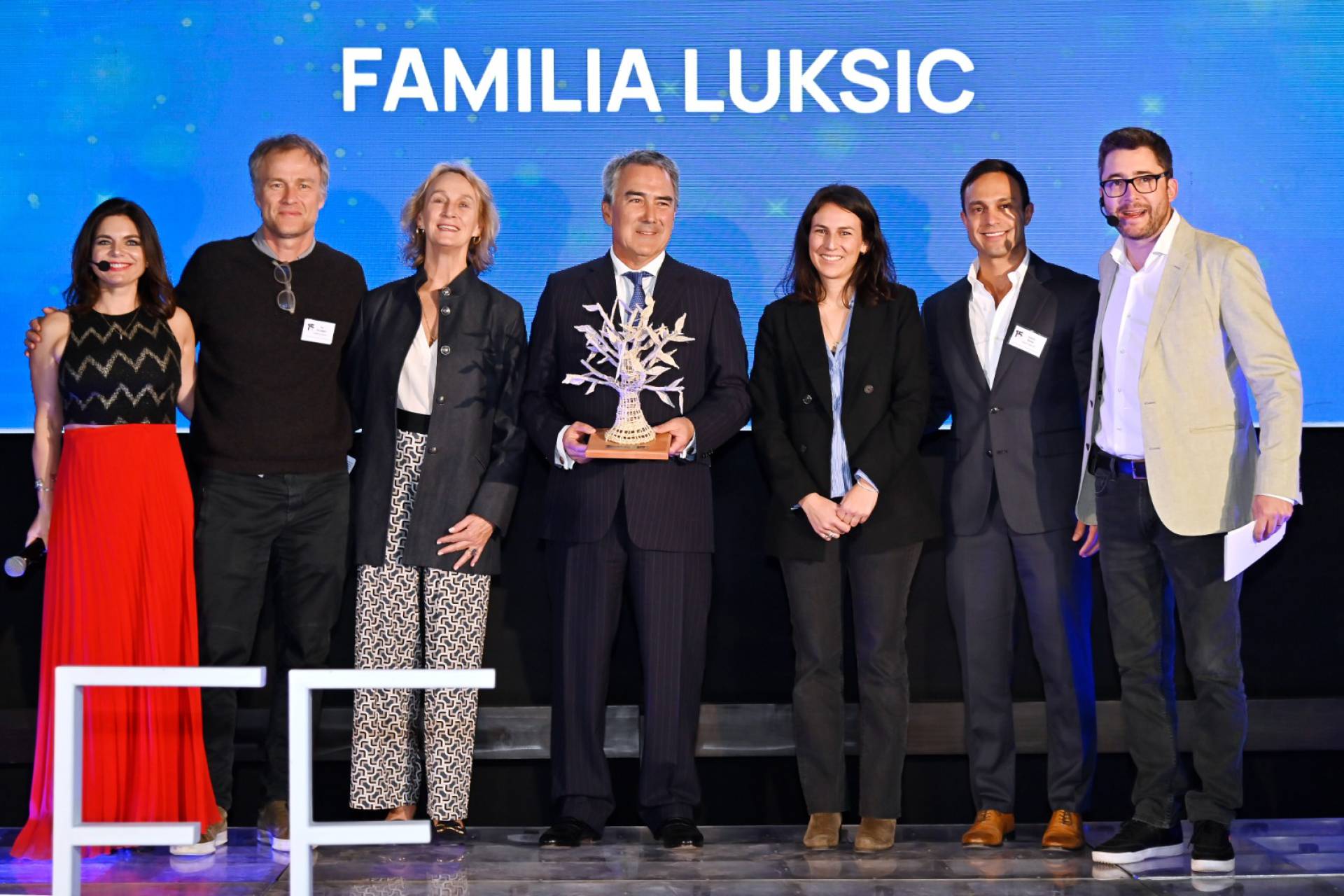 Asociación de Empresas Familiares reconoce a la familia Luksic como “Familia Empresaria del Año” y a la familia Schiess por su “Compromiso filantrópico con Chile”