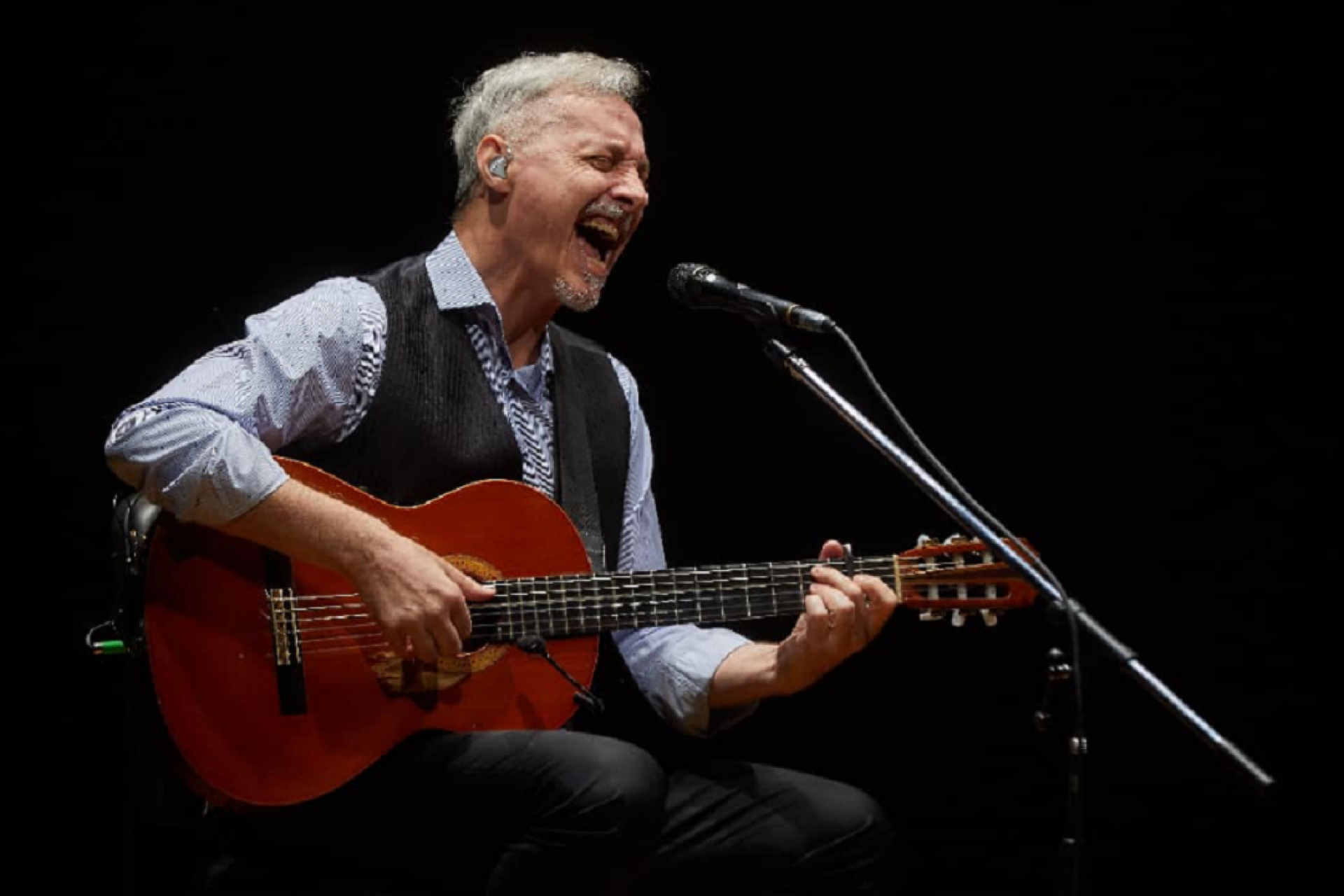 PEDRO AZNAR LLEGA A CHILE CON SU GIRA 'EL MUNDO NO SE HIZO EN DOS DÍAS'