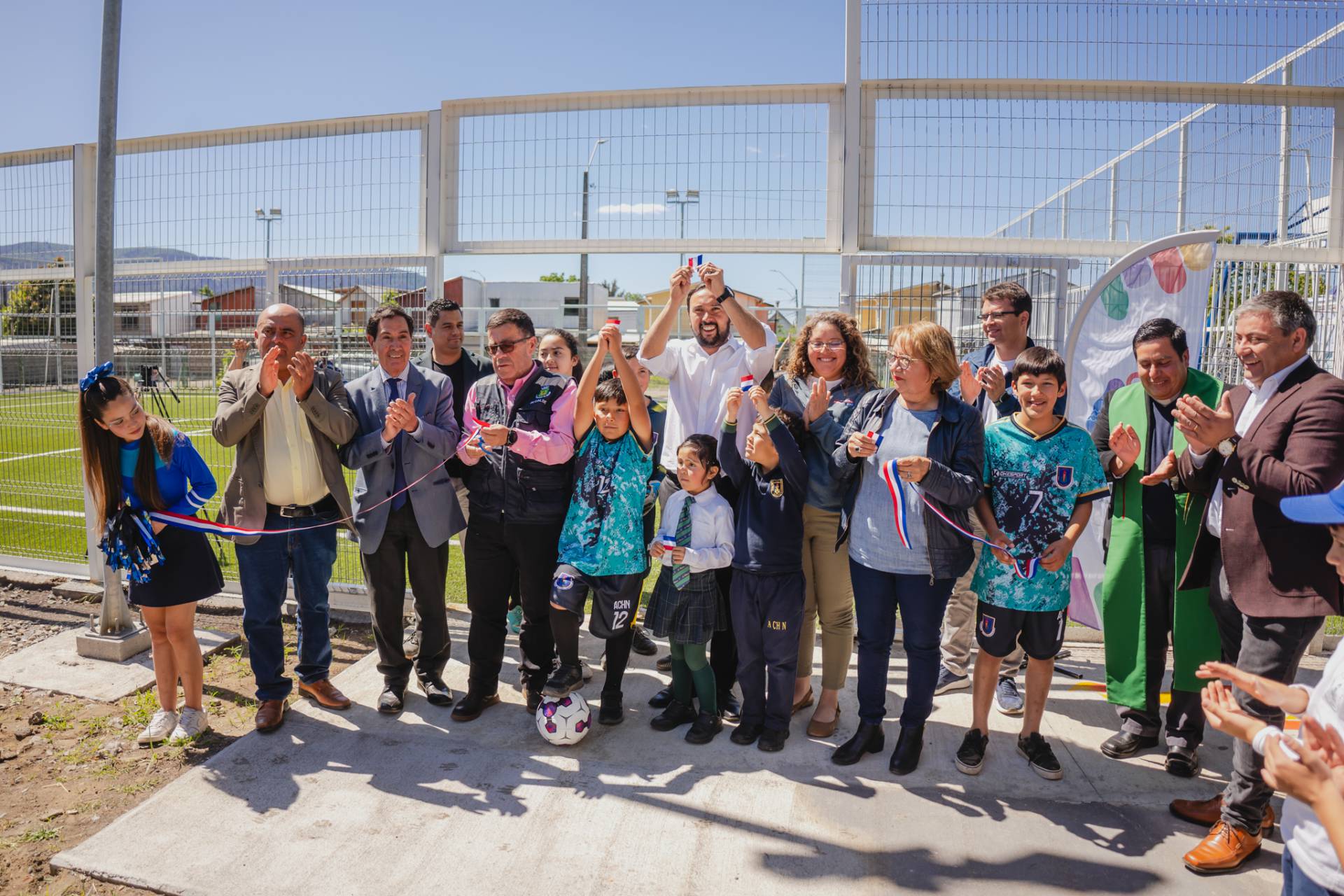 Quillón inaugura nueva multichancha construida con financiamiento del Gobierno Regional