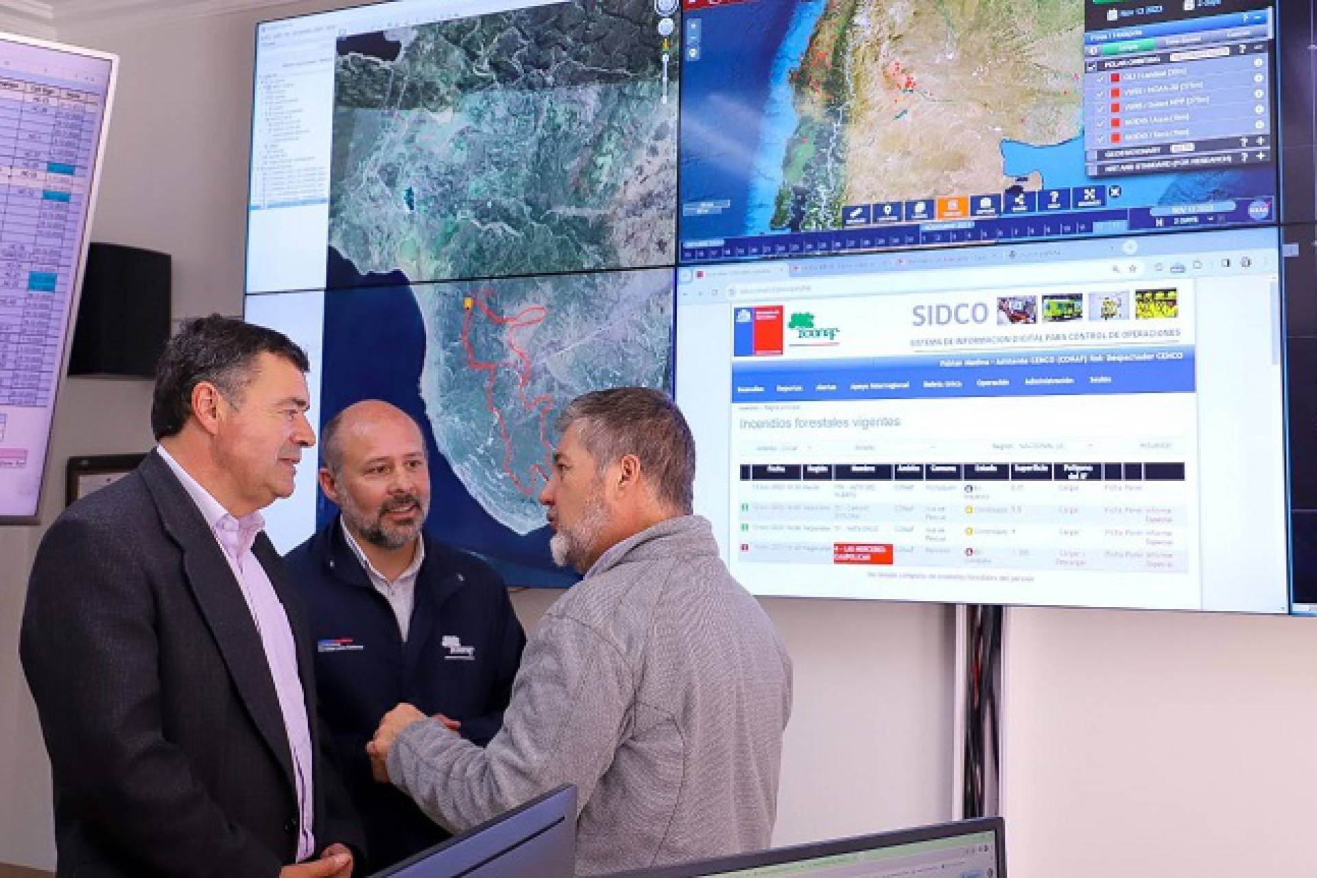 Ministro Valenzuela anuncia 29 brigadas nocturnas para combatir incendios forestales en 2023-2024