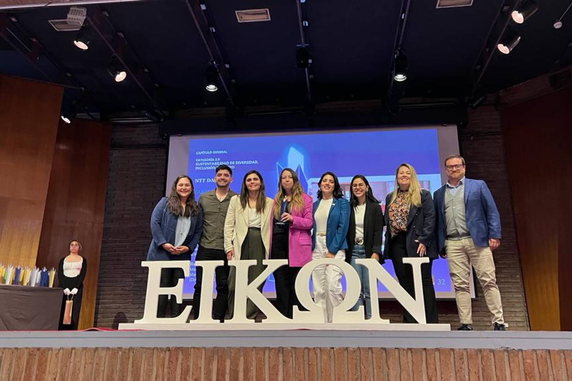 “Camiseteadas por la Tecnología by NTT DATA” obtuvo el tercer lugar en los Premios Eikon Chile 2023