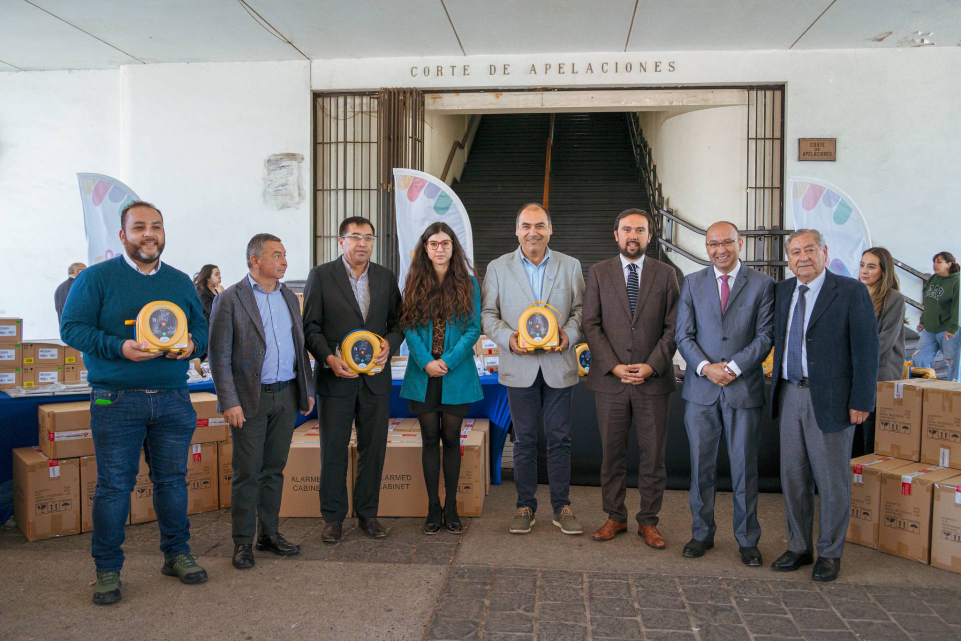 Establecimientos educacionales de cuatro comunas reciben desfibriladores gracias al apoyo del Gobierno Regional