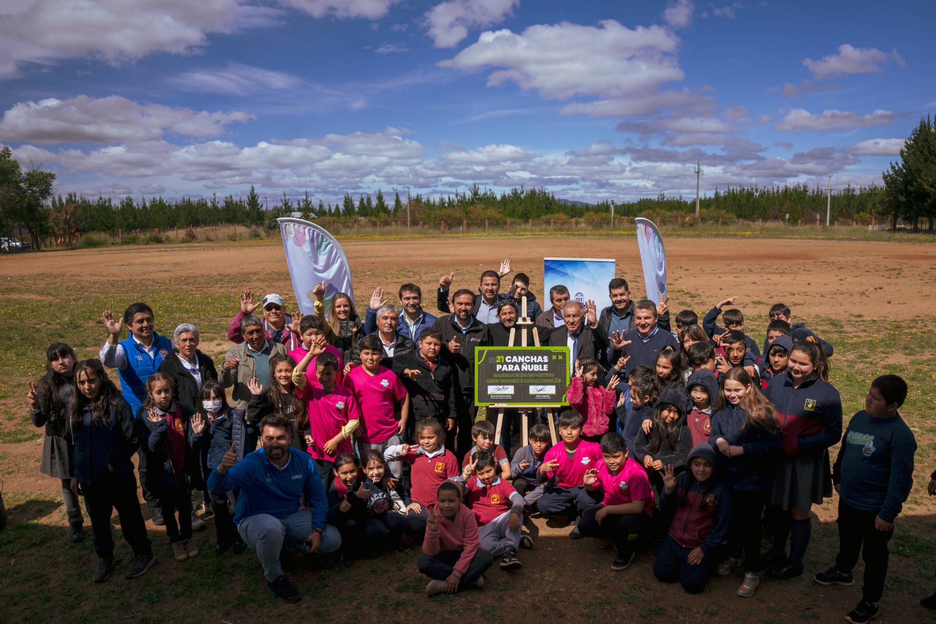 Yungay y San Nicolás inauguran nuevas canchas deportivas con el apoyo del Gobierno Regional de Ñuble.