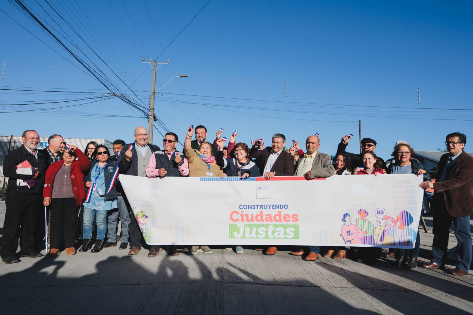VECINOS DE HISTÓRICO BARRIO DE QUILLÓN DEJARON ATRÁS MÁS DE 60 AÑOS CONVIVIENDO CON EL BARRO Y EL POLVO