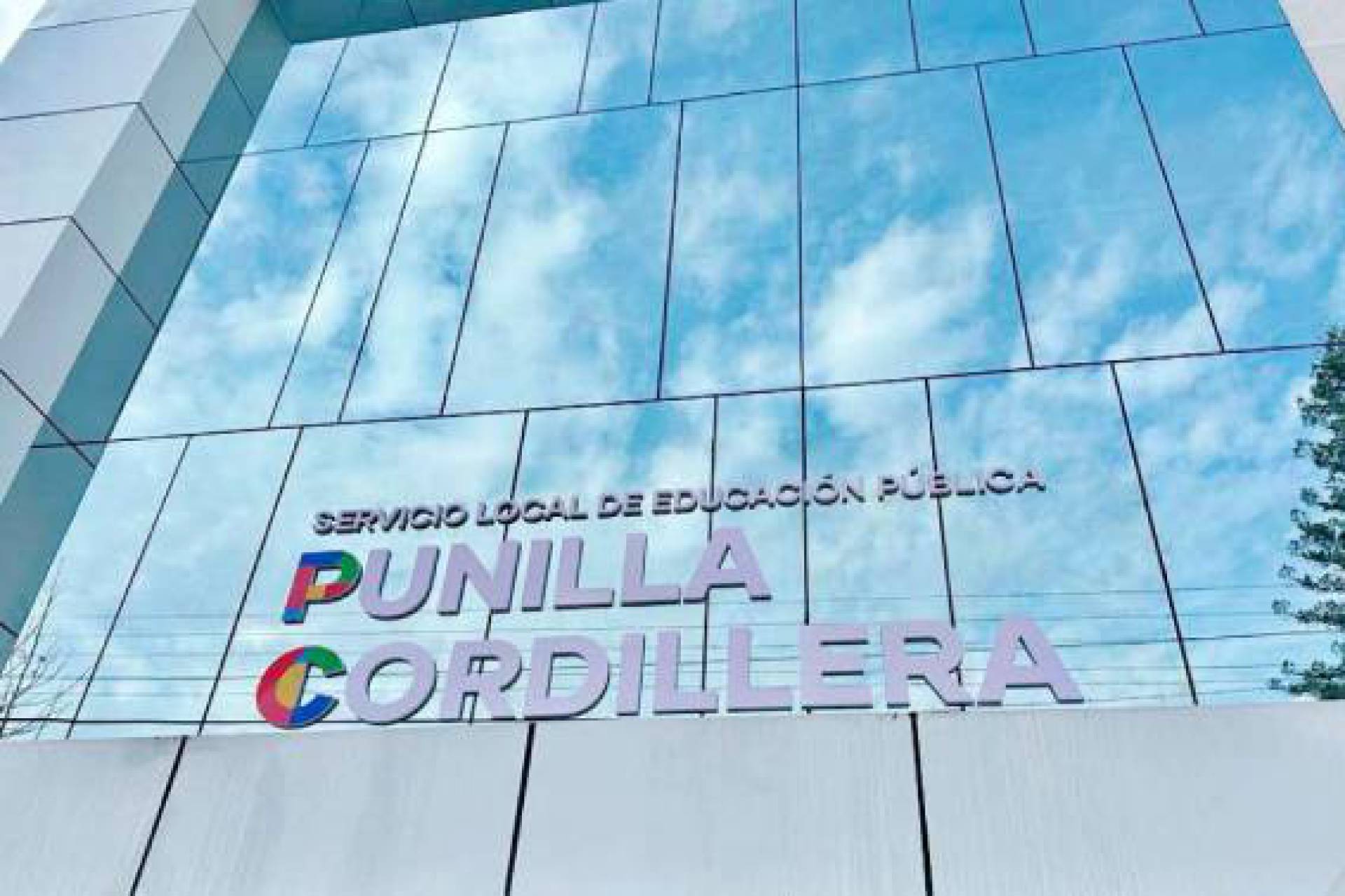 Gobierno y Senado alcanzan acuerdo para mejorar la implementación de los Servicios Locales de Educación Pública en Chile.