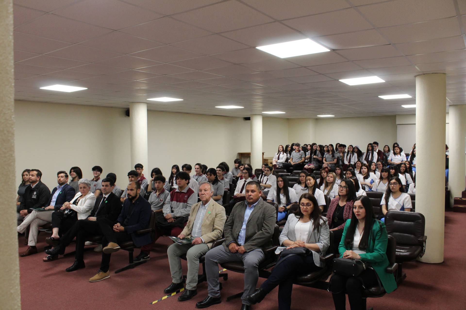 Más de 100 estudiantes fueron certificados con el programa educativo de Alternancia ejecutado por Santo Tomás