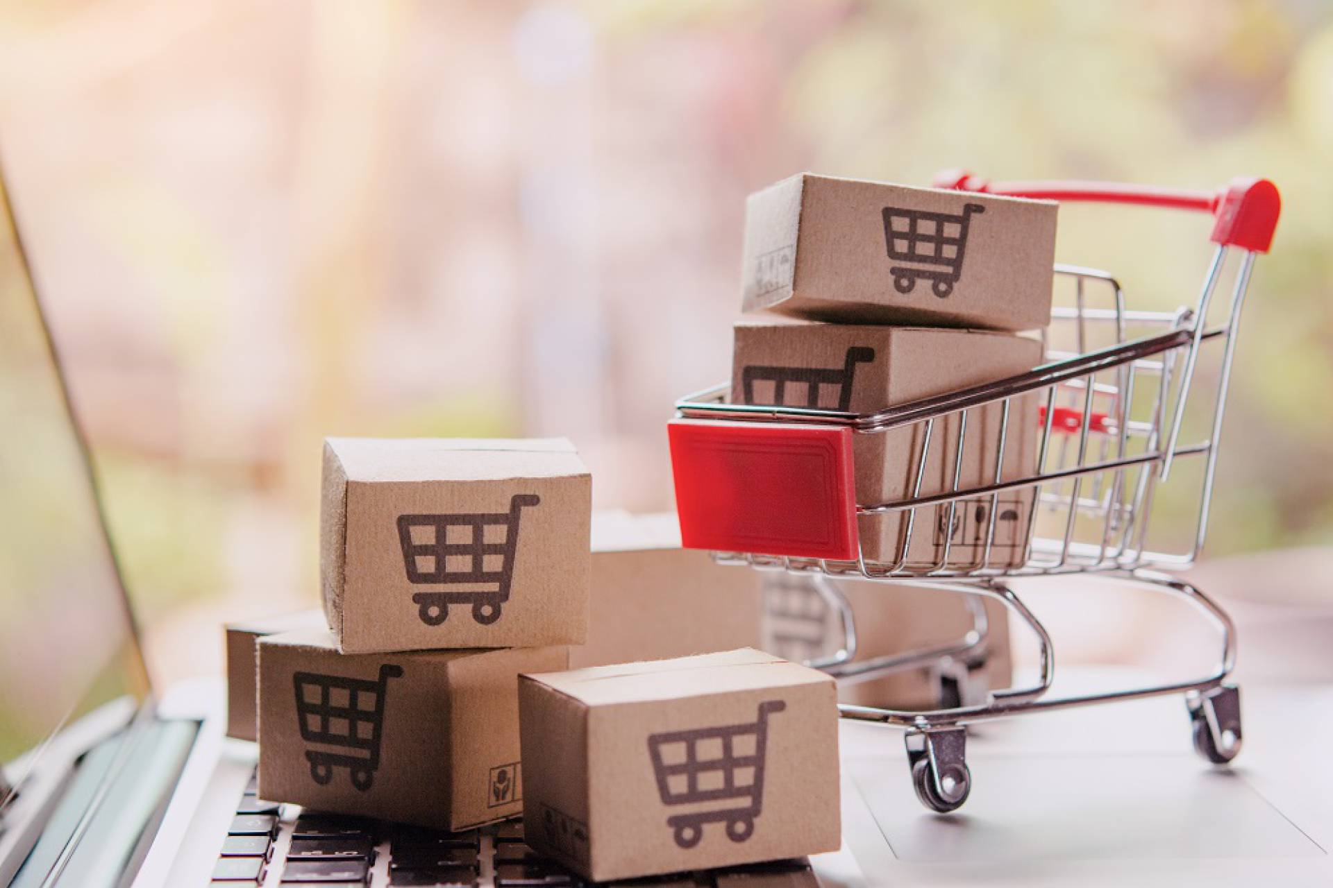 Alza de delitos digitales en Chile: Cómo protegerse de las estafas cibernéticas  durante las compras de Navidad