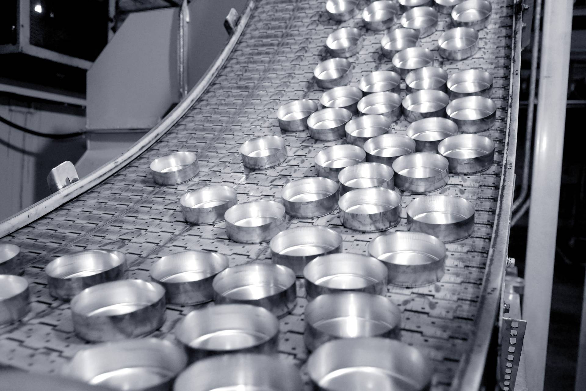 Latas de aluminio: la evolución del envase que sigue innovando el mercado de bebidas