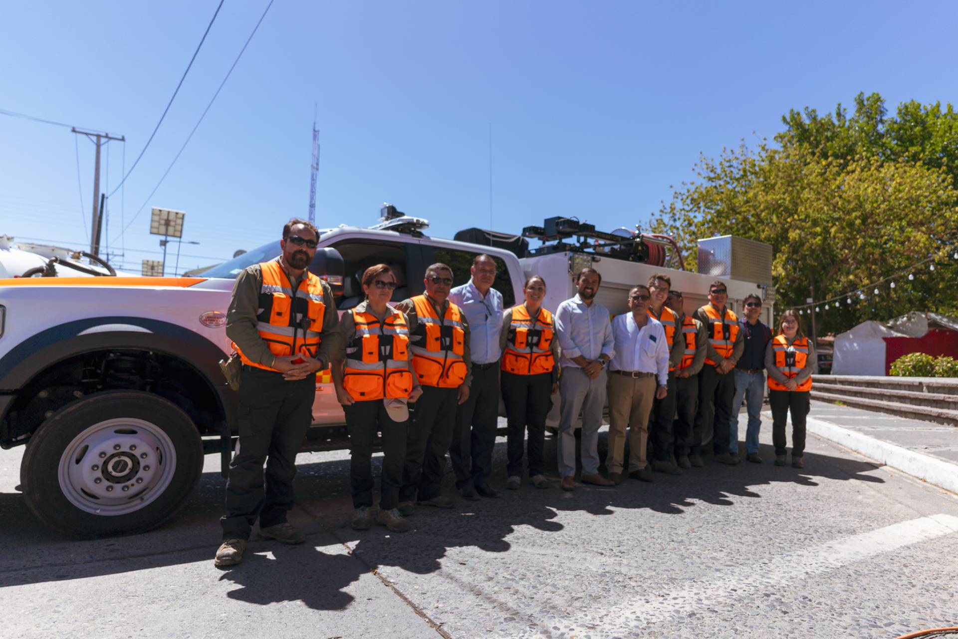 Quillón recibe nueva camioneta de intervención para mejorar la respuesta ante emergencias.