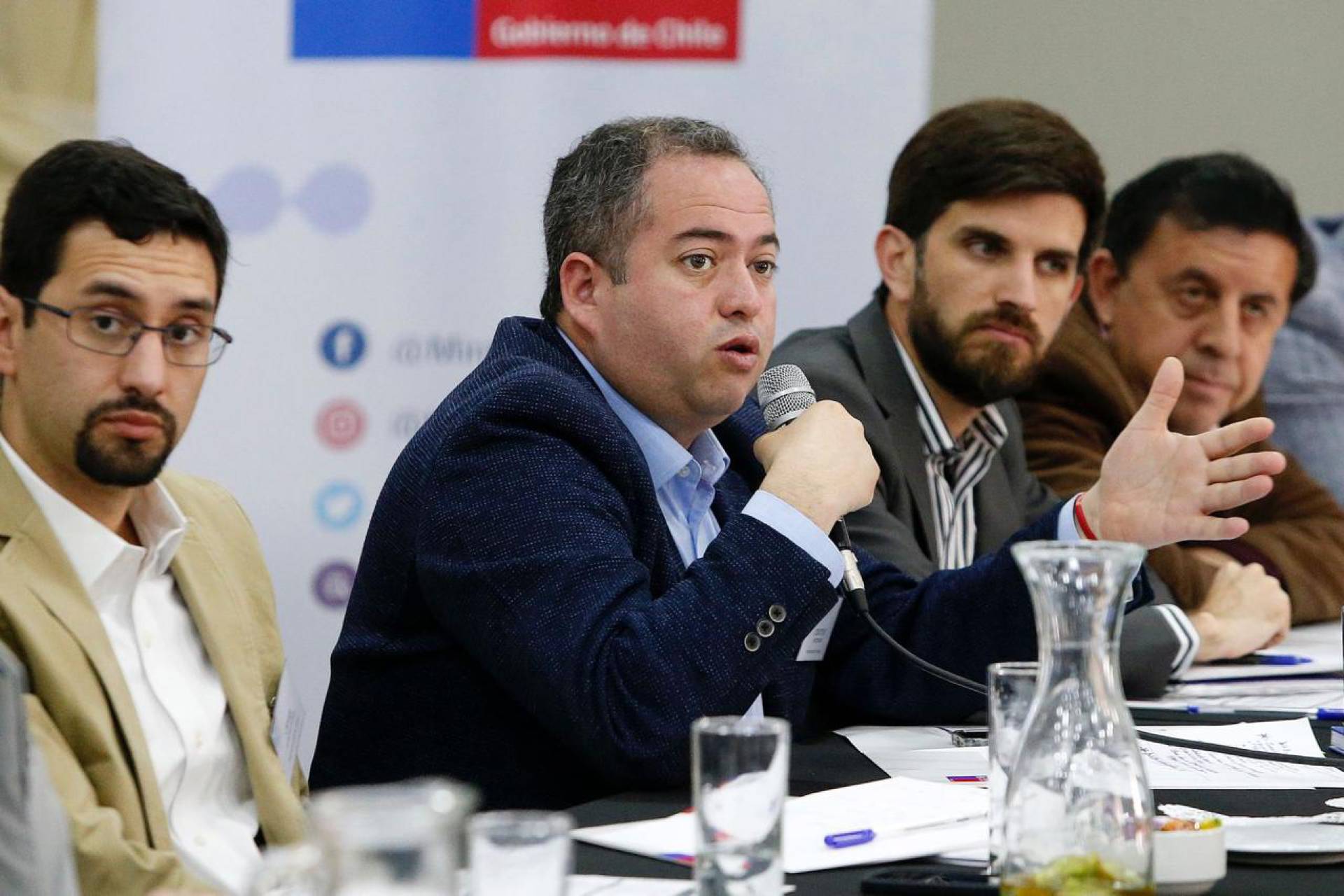 Tensiones Constitucionales en torno a la Ley Corta de Isapres: Críticas de Justicia y Rechazo Radical a Indicaciones del Senado