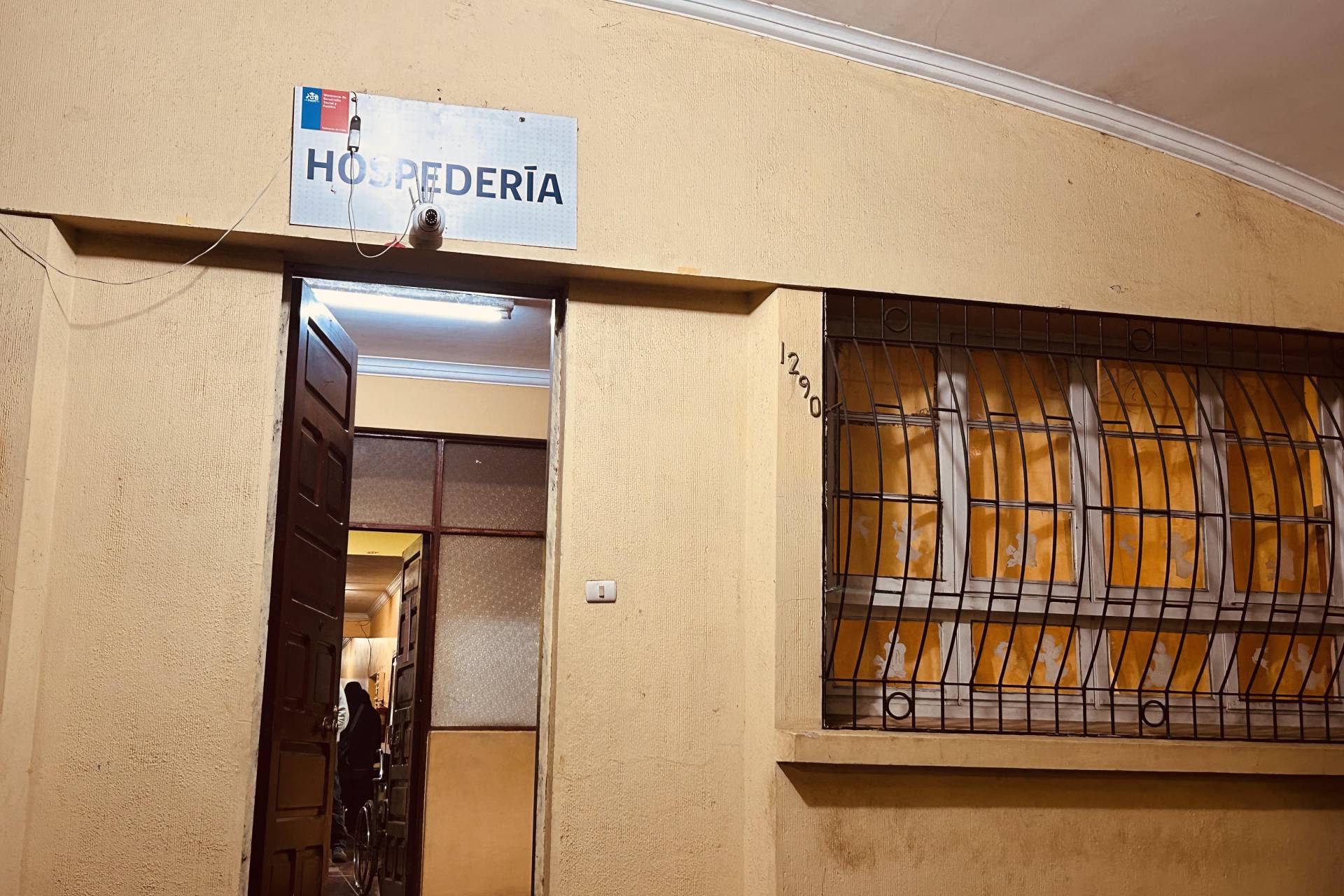 Implementan albergue de emergencia para personas en situación de calle en Chillán