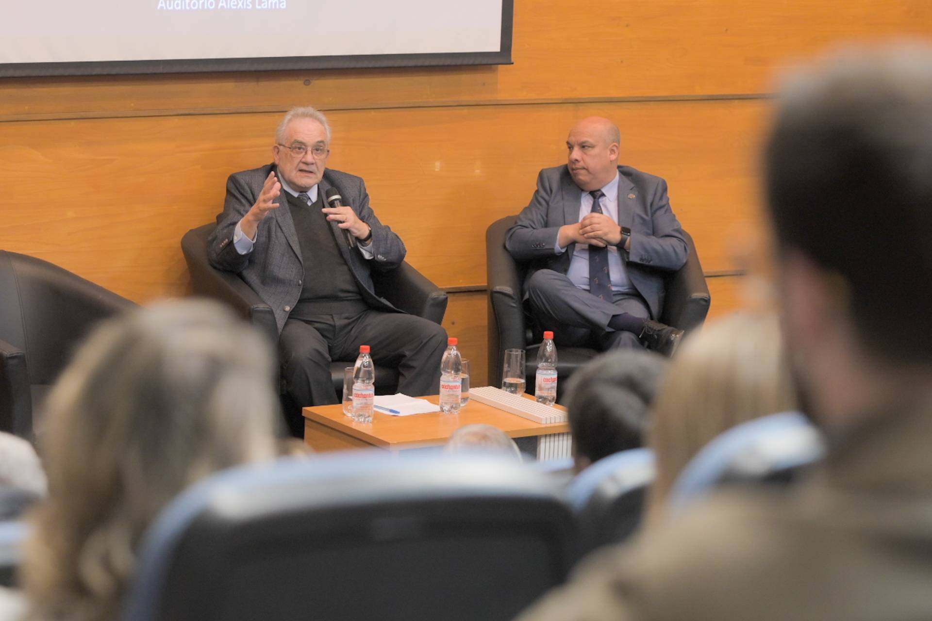 Hugo Lavados, ex ministro de Economía: “La morosidad del CAE se frena si se deja  de hablar de perdonazo o condonación”