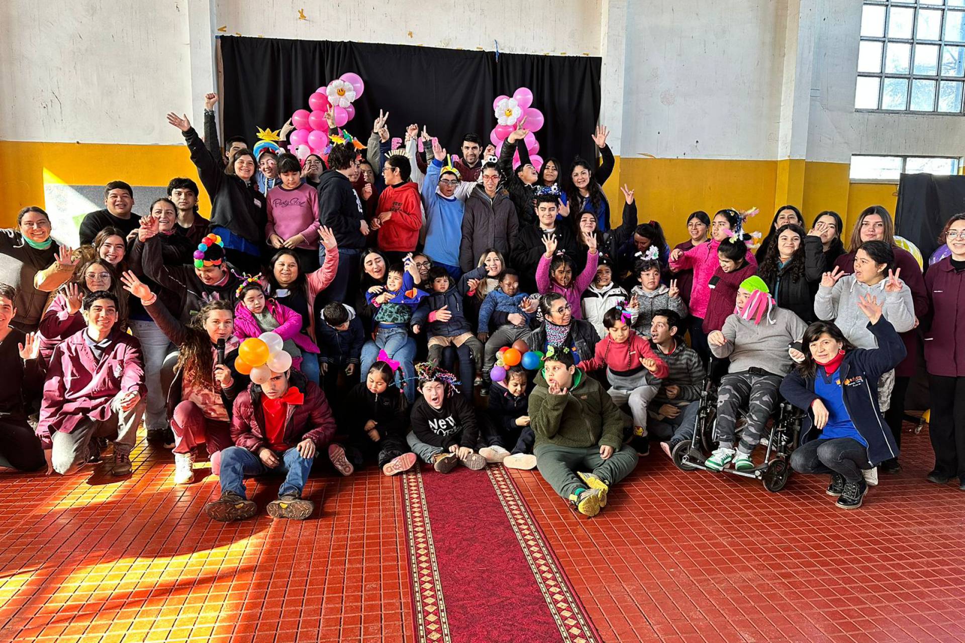 Escuela Los Naranjos recibe distinción por Excelencia Académica del Mineduc