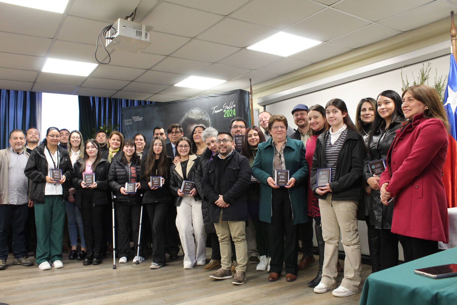 Instituciones Santo Tomás reconocen a 17 Estudiantes Sello 2024  inspirados en Marie Curie
