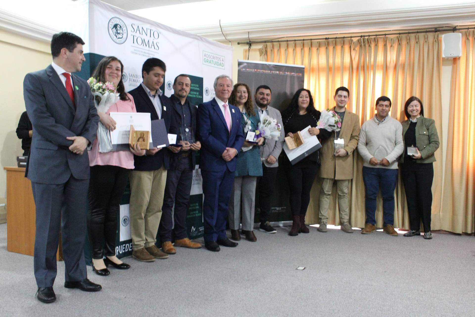 Santo Tomás inauguró Año Académico con la reducción de 2,5 horas de la jornada laboral y la entrega de merecidos reconocimientos