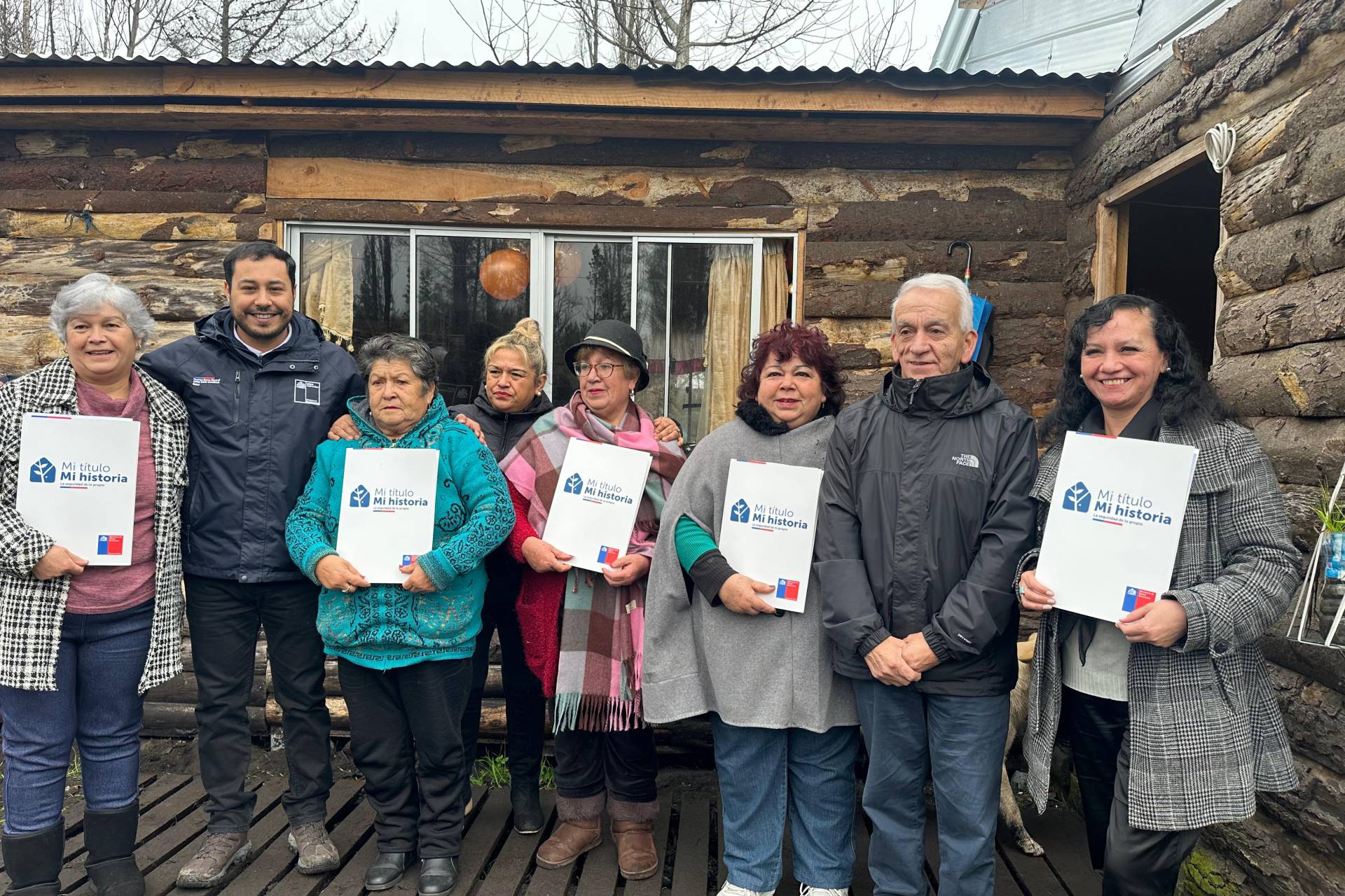 Familia de Yungay recibe títulos de dominio tras ser afectada por incendios forestales en 2023
