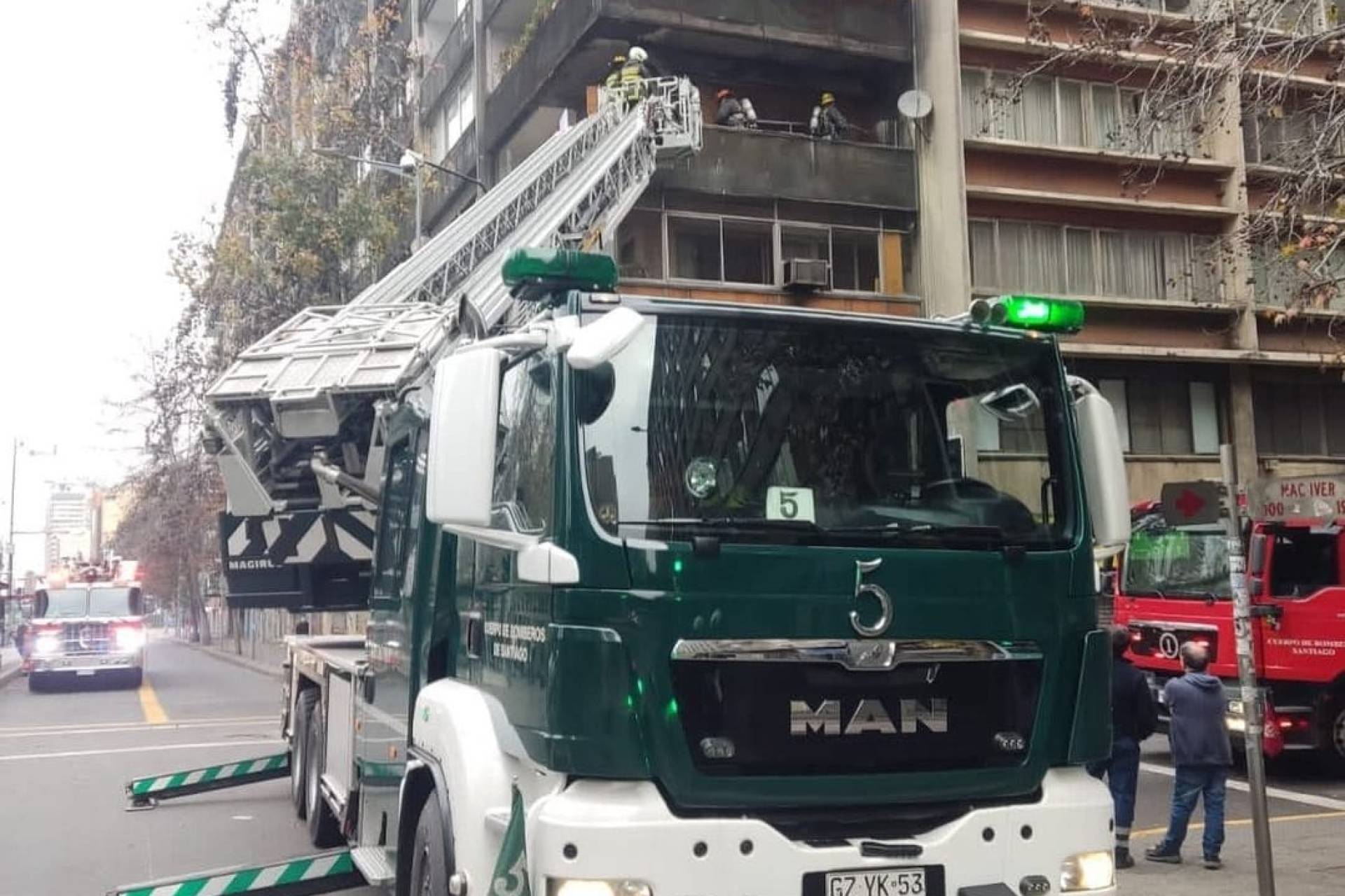 Bomberos de Santiago registra récord de emergencias y se confirma aumento de la participación femenina