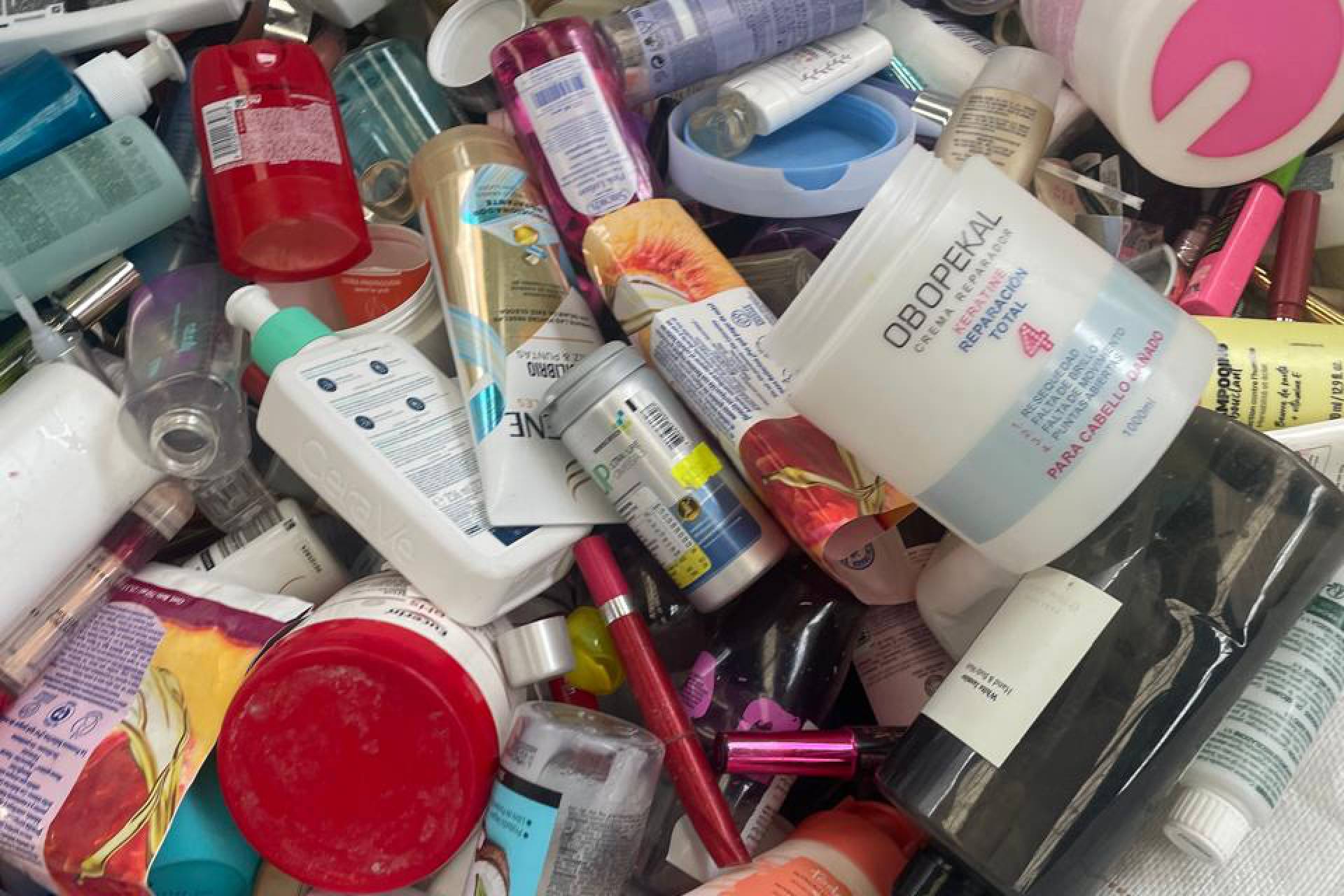 Paris recicla más de una tonelada de envases de cosméticos y complementa su oferta con opciones de productos refill