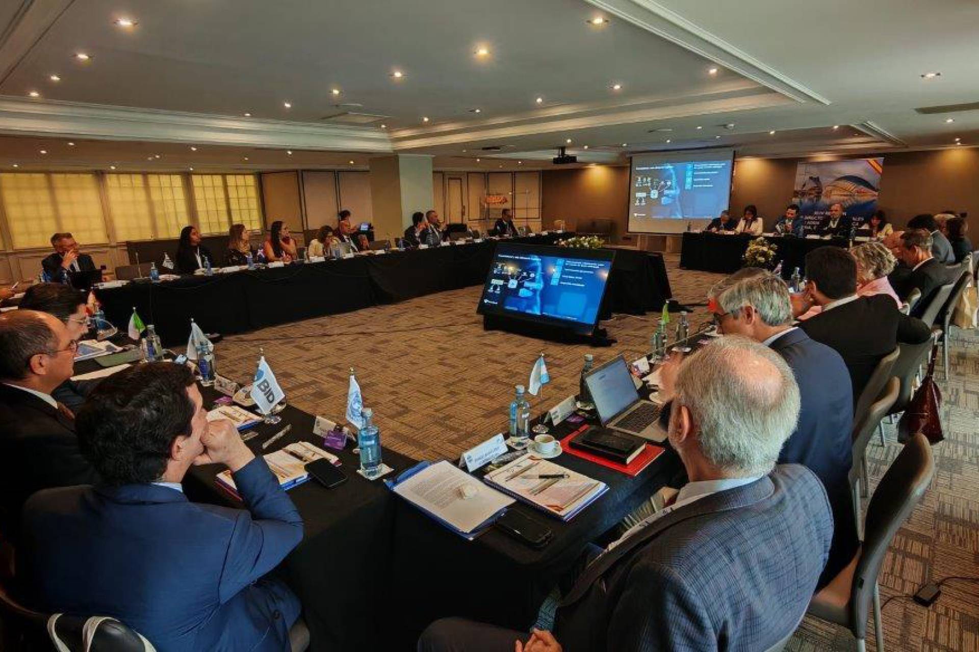 Con ponencias de sobre aplicación de tecnología no invasiva en la fiscalización y equidad de género culmina participación de Chile en reunión de Directores Nacionales de Aduanas