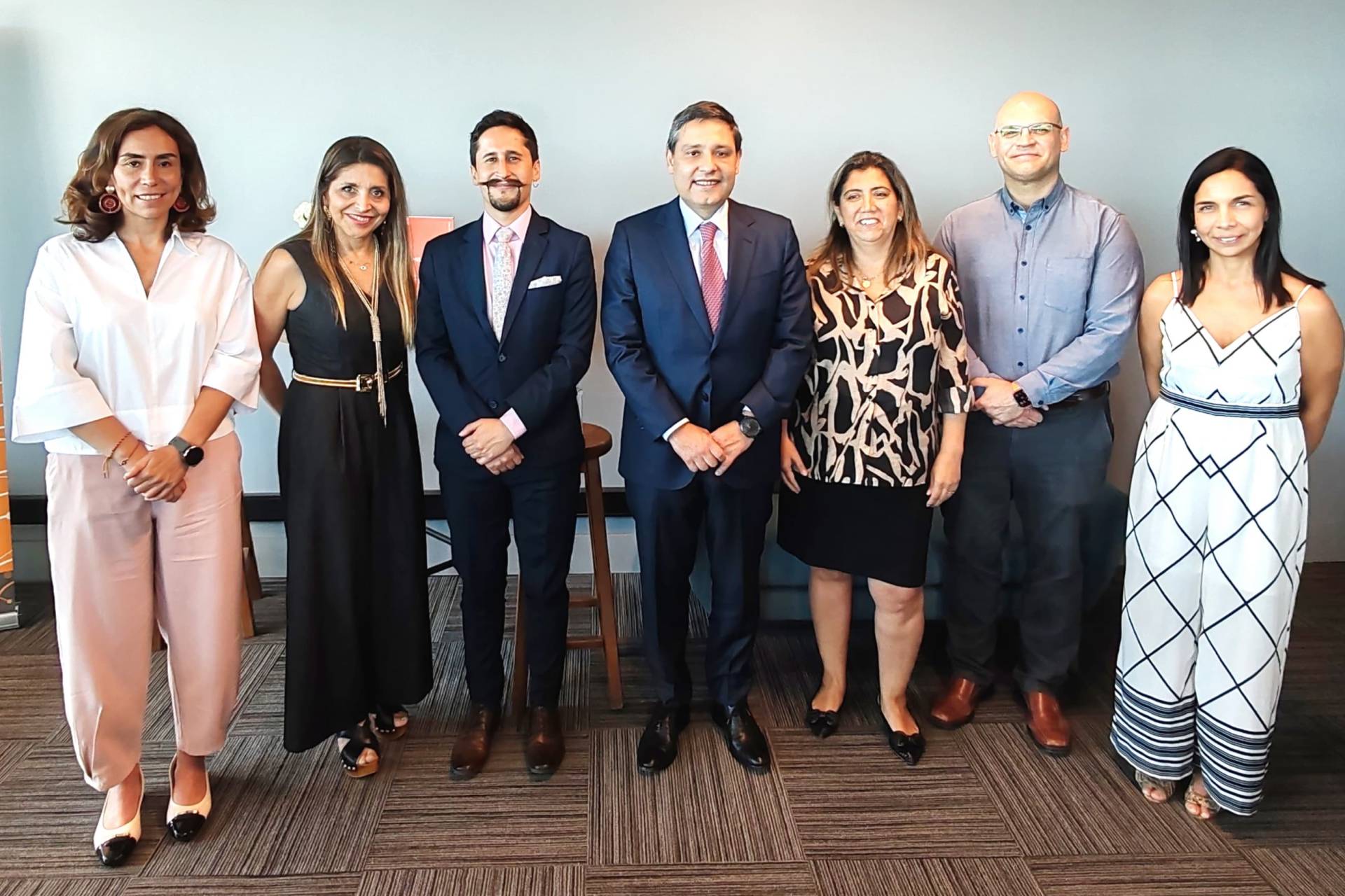 Ministerio TIC de Colombia se reúne con la industria chilena para consolidar las  inversiones tecnológicas