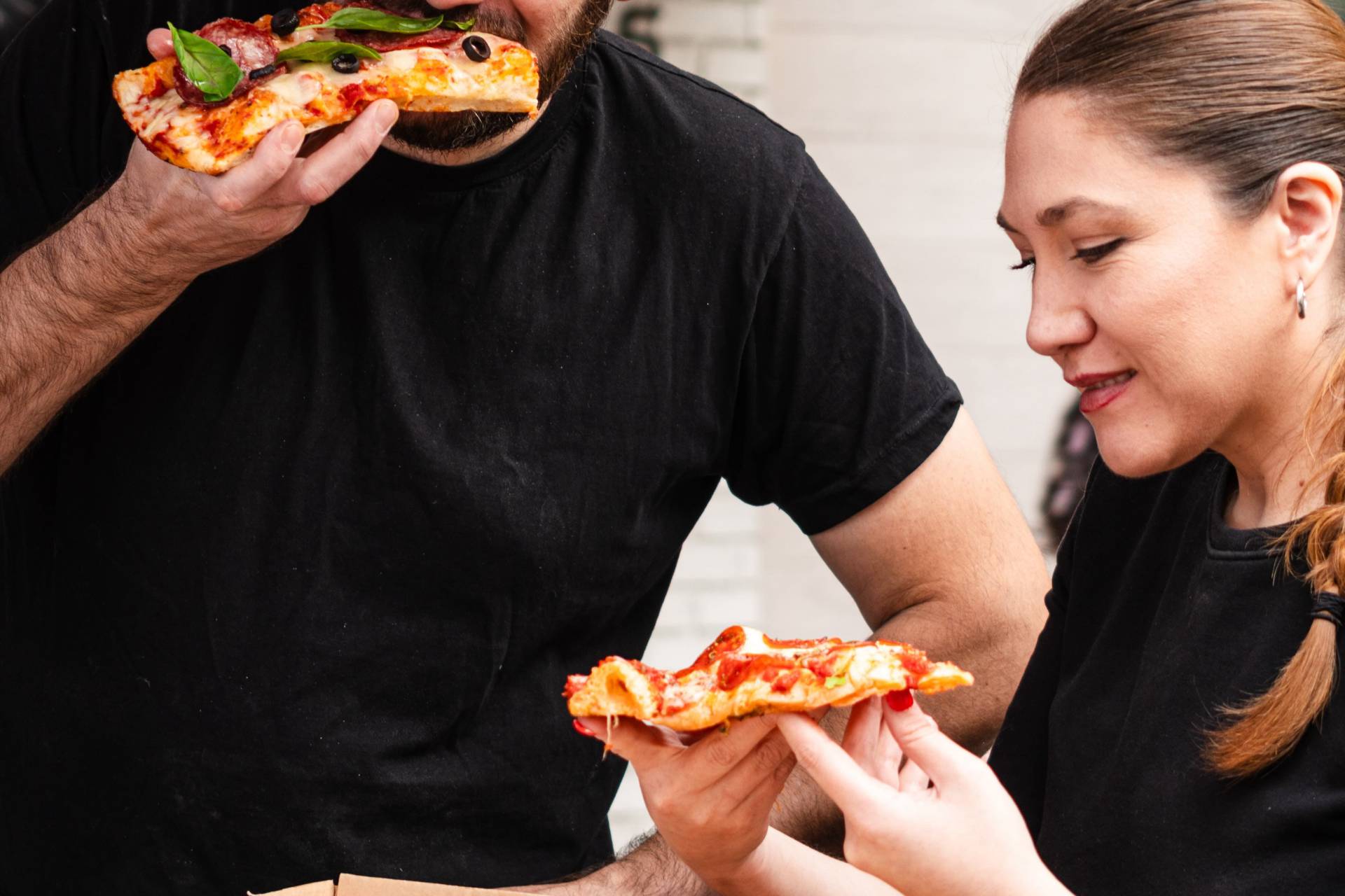 Pizzario: La tradición de la pizza romana al corte que llena de sabor a sus fanáticos