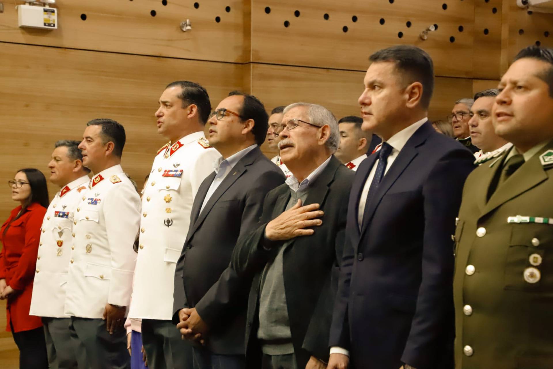 Chillán Viejo honra al comandante del Regimiento Nº9 con la Orden al Mérito San Bartolomé