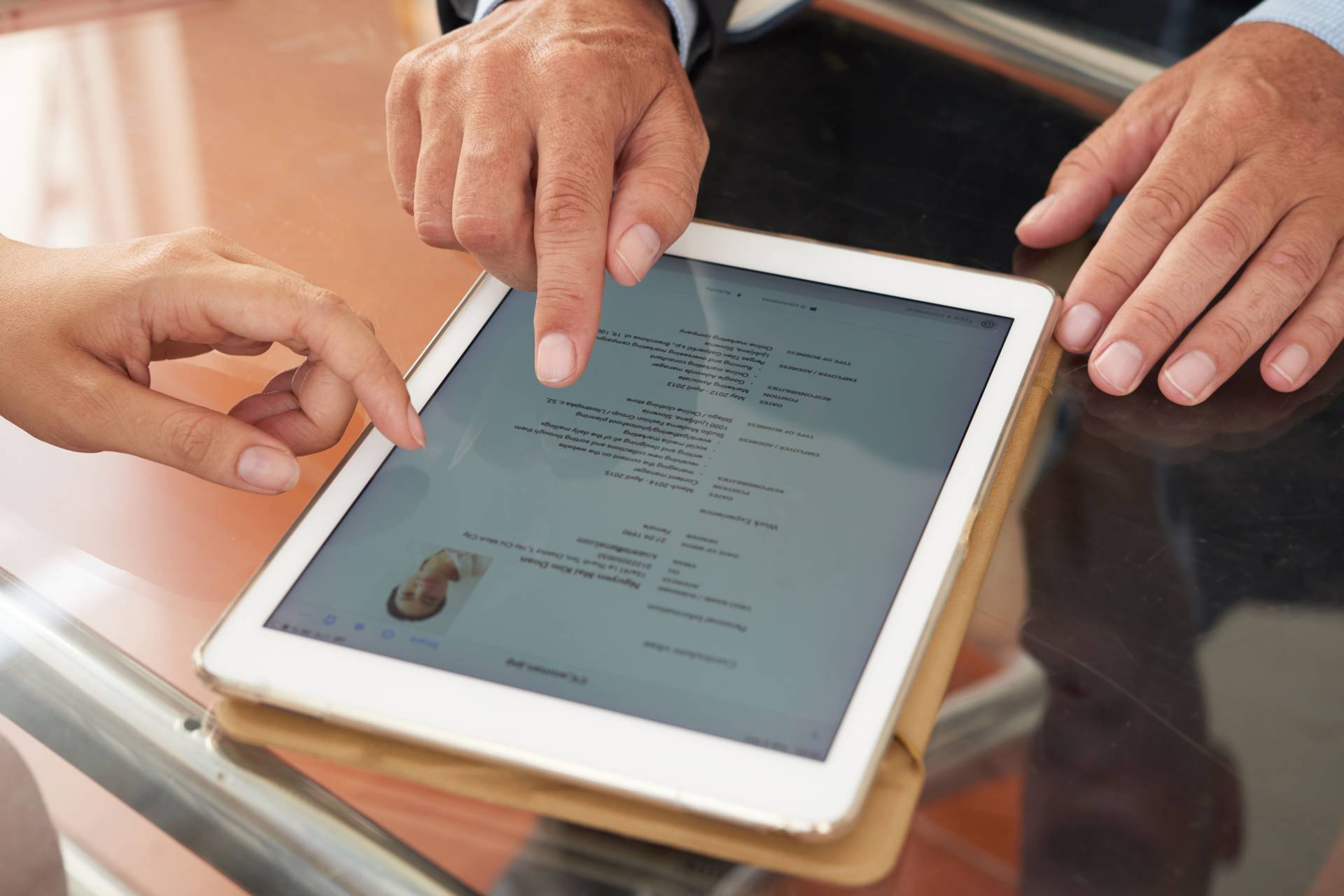 Adecco Chile lanza herramienta gratuita de IA para crear currículums profesionales en menos de 3 minutos