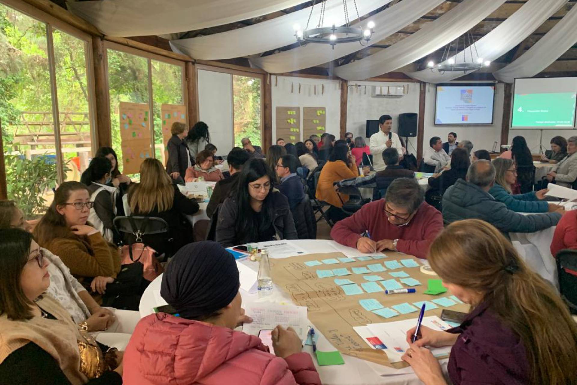 Profesores principiantes puede postular a inducción y mentoría