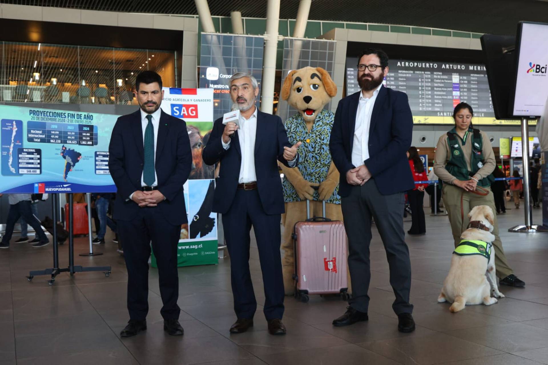 SAG lanza chatbot con inteligencia artificial para orientar a quienes salen con sus mascotas fuera de Chile