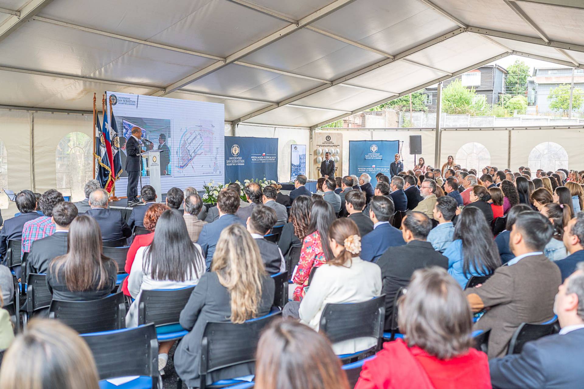Universidad San Sebastián instala primera piedra del moderno edificio en Campus Paicaví.
