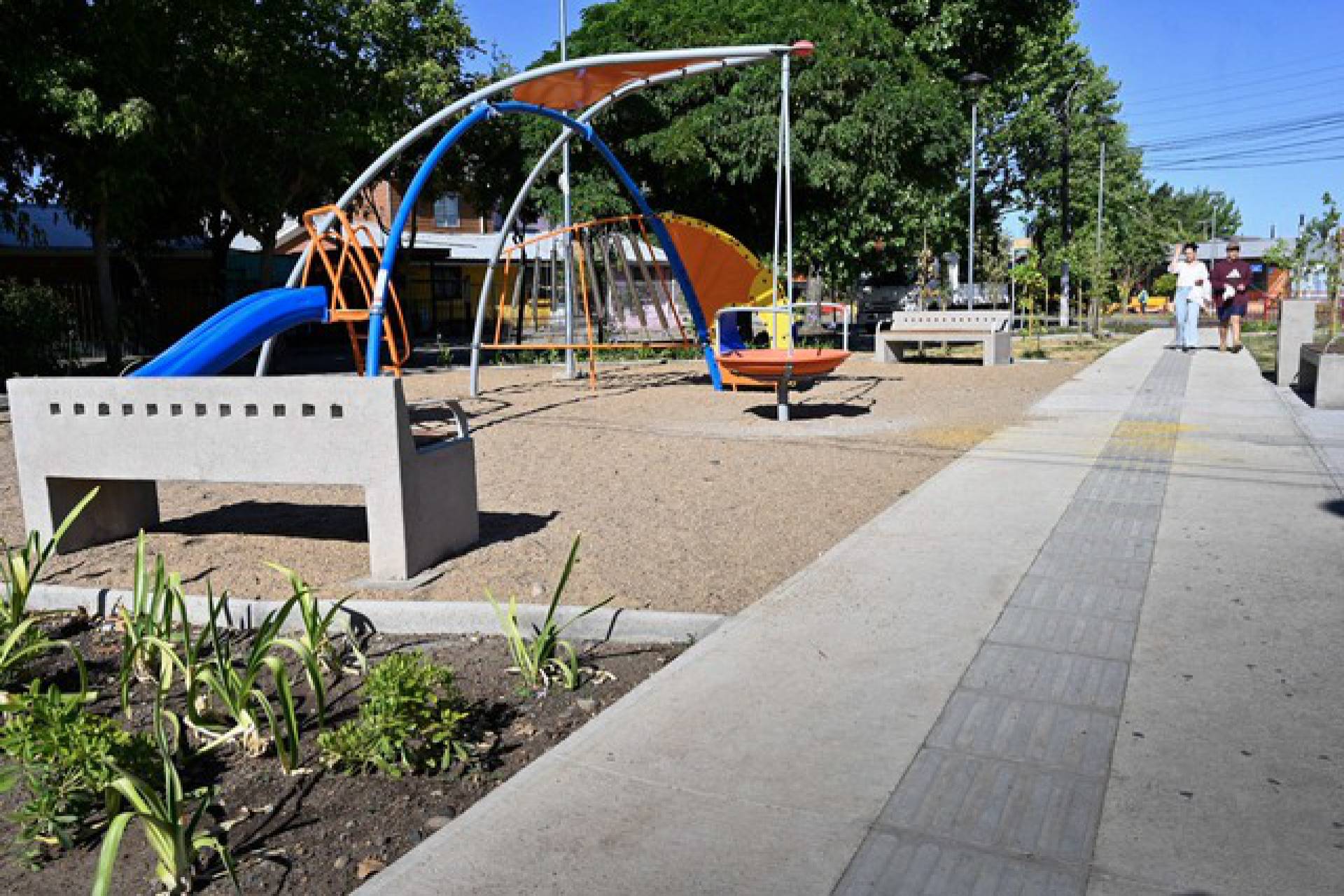 Municipio de Chillán y vecinos trabajan juntos para recuperar espacios tomados por la delincuencia.