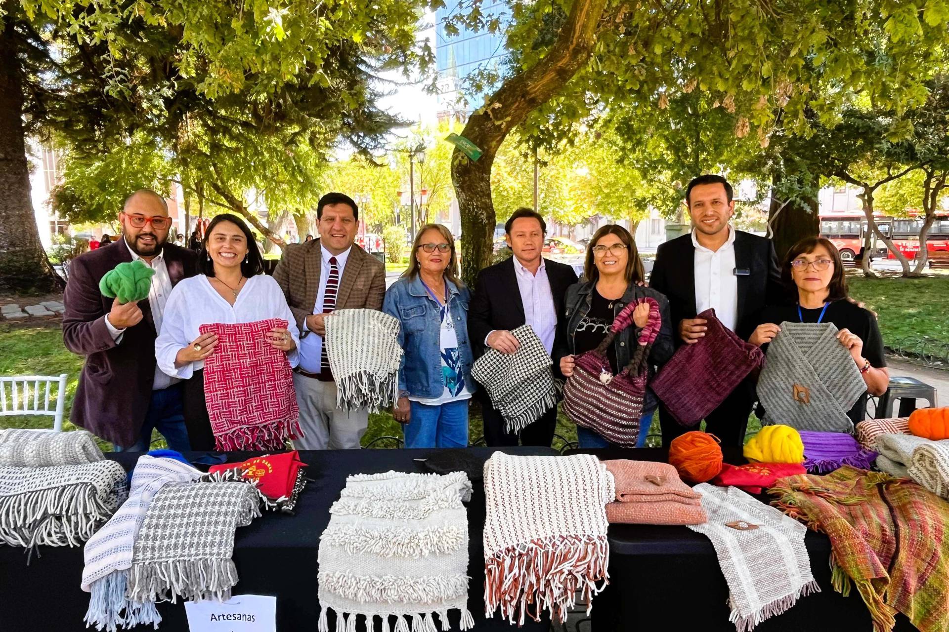 El Maule celebró el Día Internacional de la Artesanía con una intervención en la Plaza de Talca