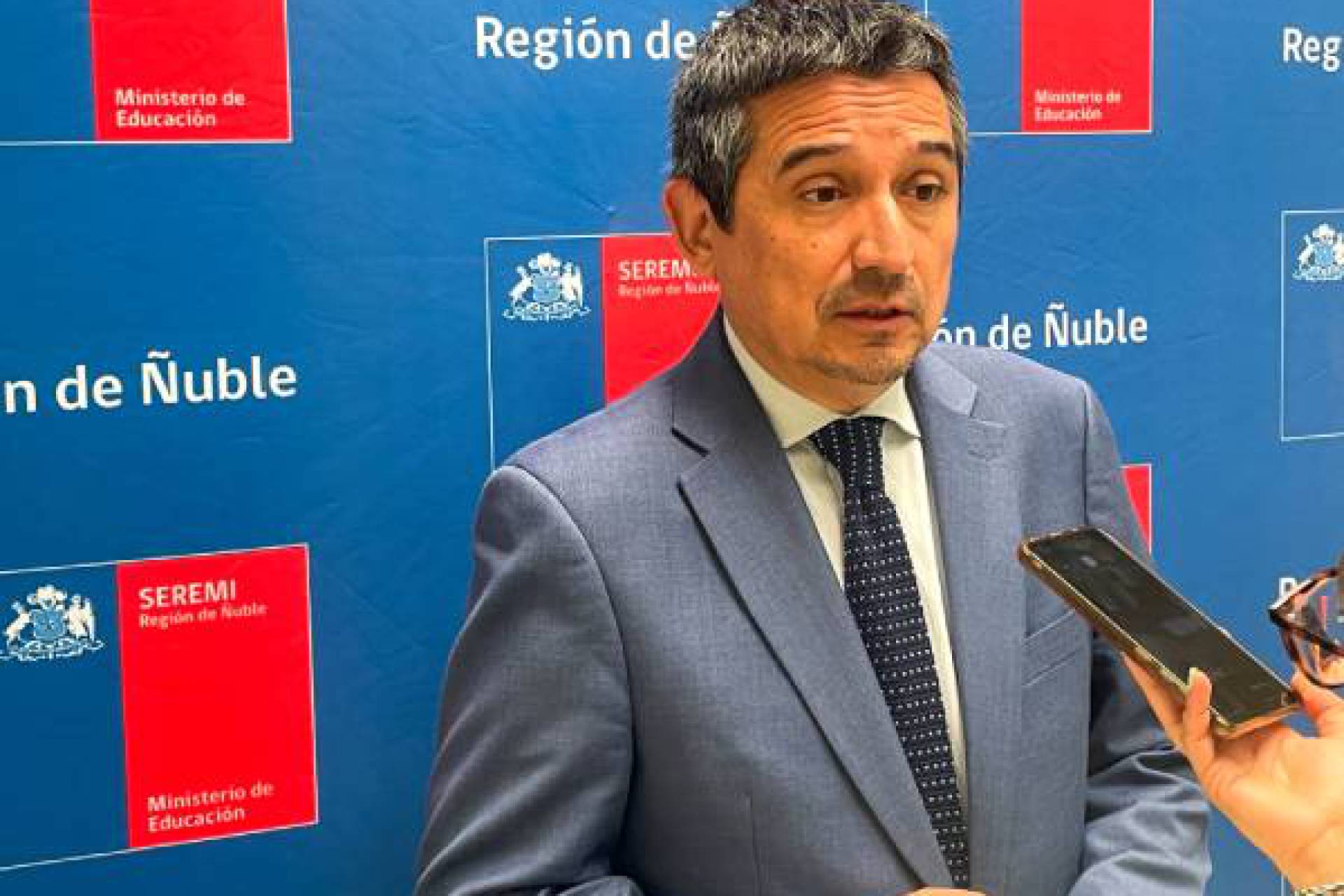 El director del Slep Valle Diguillín explica cómo el proceso de traspaso de establecimientos educacionales beneficiará a docentes y estudiantes sin afectar el empleo.