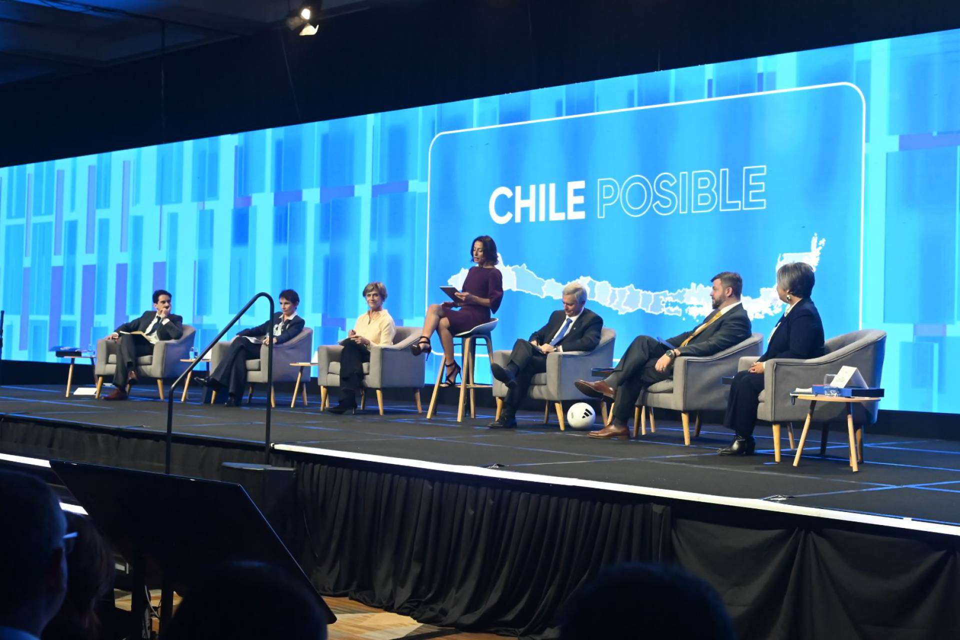 Candidatos presidenciales dialogan sobre propuestas CChC en primera jornada de Semana de la Construcción