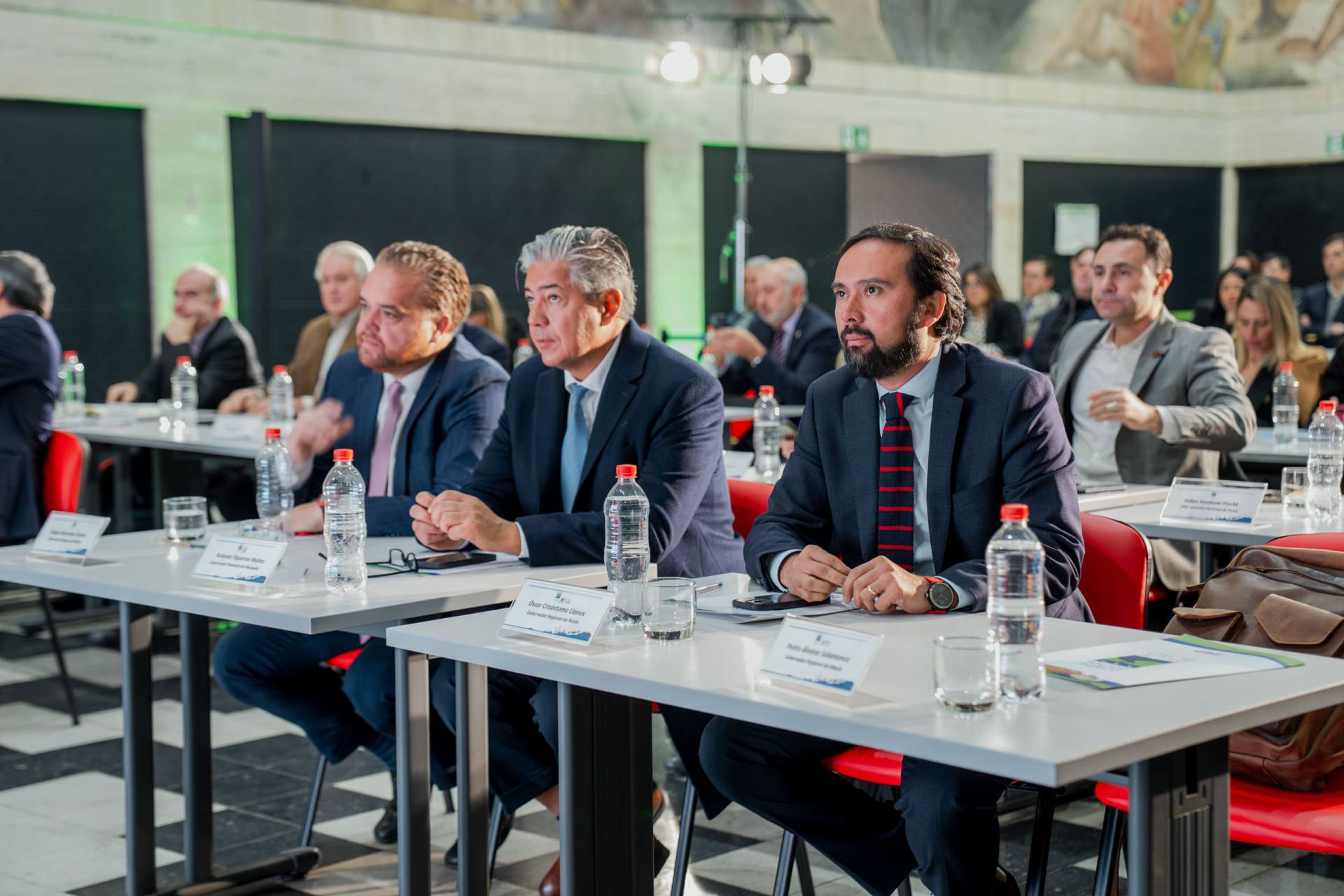 Gobernador Crisóstomo impulsa coordinación con Neuquén para concretar paso Minas Ñuble