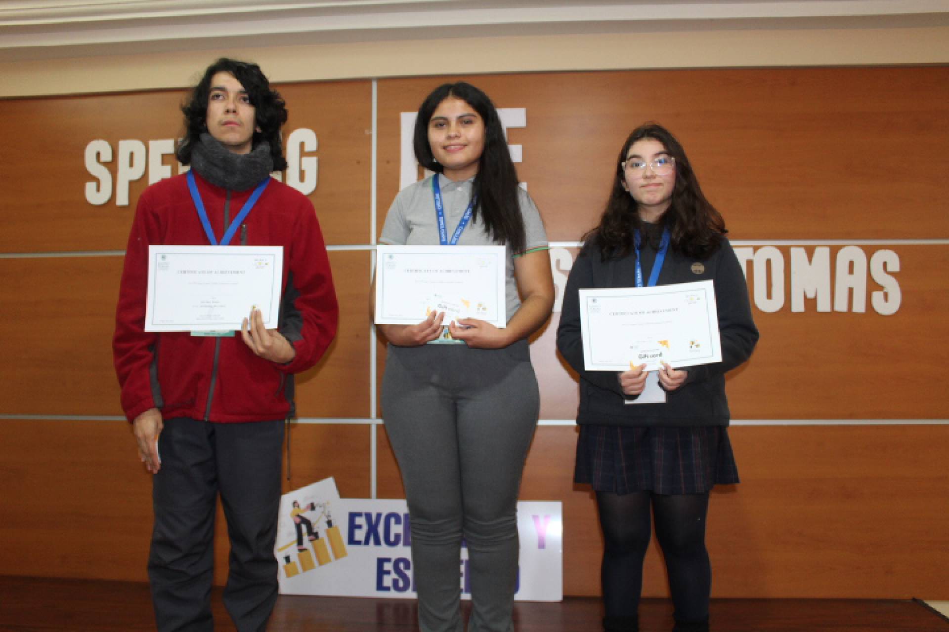 Estudiantes de Santo Tomás entregan ayuda a familias vulnerables de Chillán en clínica social