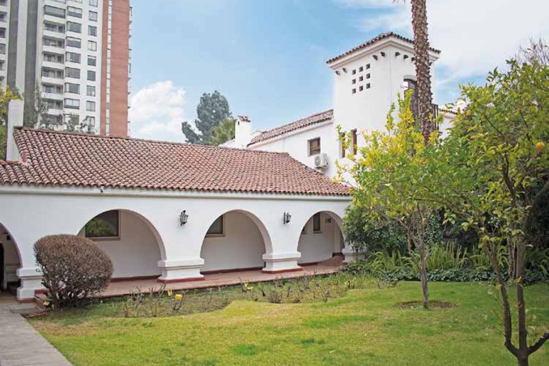 Nueva clínica especializada busca responder a la crisis de salud mental infanto-juvenil en Chile