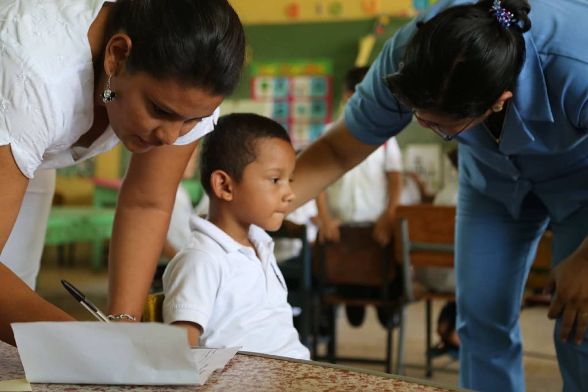 Invierno y salud escolar: la vacunación oportuna reduce el ausentismo y las complicaciones